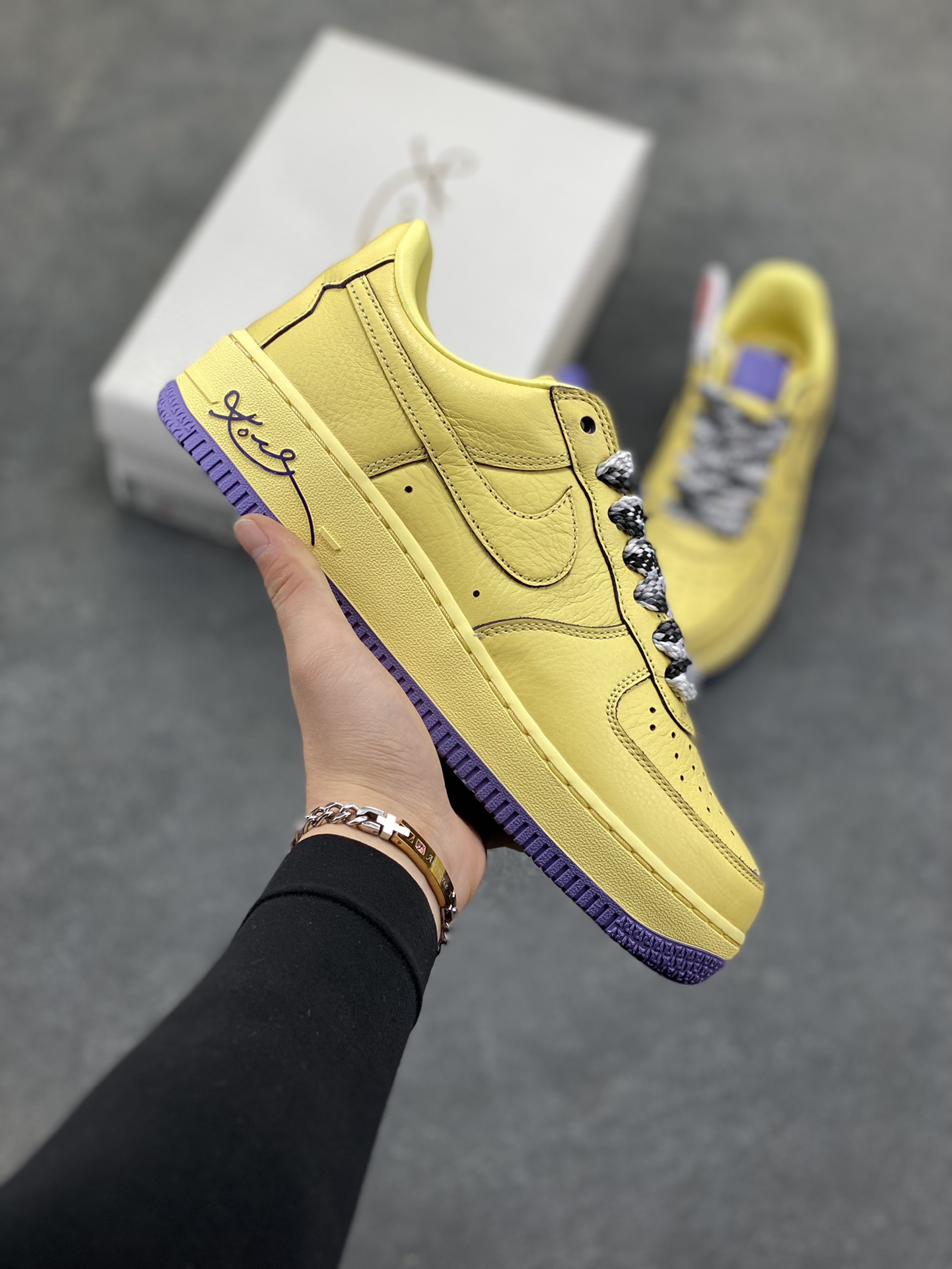 HY版本💯 Nike Air Force 1 Low 科比 空军一号低帮运动休闲板鞋 原楦头原纸板 打造纯正空军版型 专注外贸渠道 全掌内置蜂窝气垫 原盒配件 原厂中底钢印、拉帮完美 货号：HV9408-700 尺码：36 36.5 37.5 38 38.5 39 40 40.5 41 42 42.5 43 44 44.5 45 46-选品中心