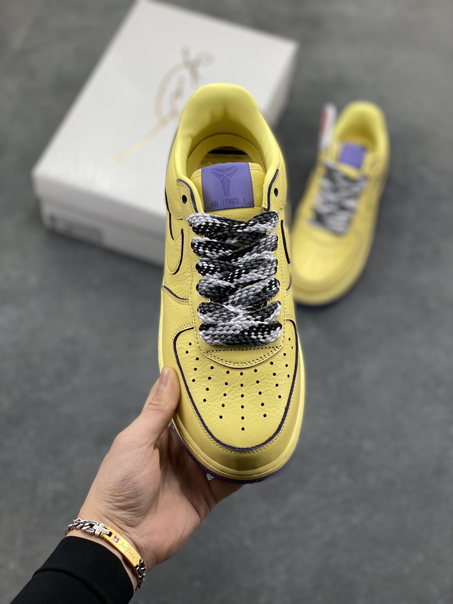图片[2]-HY版本💯 Nike Air Force 1 Low 科比 空军一号低帮运动休闲板鞋 原楦头原纸板 打造纯正空军版型 专注外贸渠道 全掌内置蜂窝气垫 原盒配件 原厂中底钢印、拉帮完美 货号：HV9408-700 尺码：36 36.5 37.5 38 38.5 39 40 40.5 41 42 42.5 43 44 44.5 45 46-选品中心