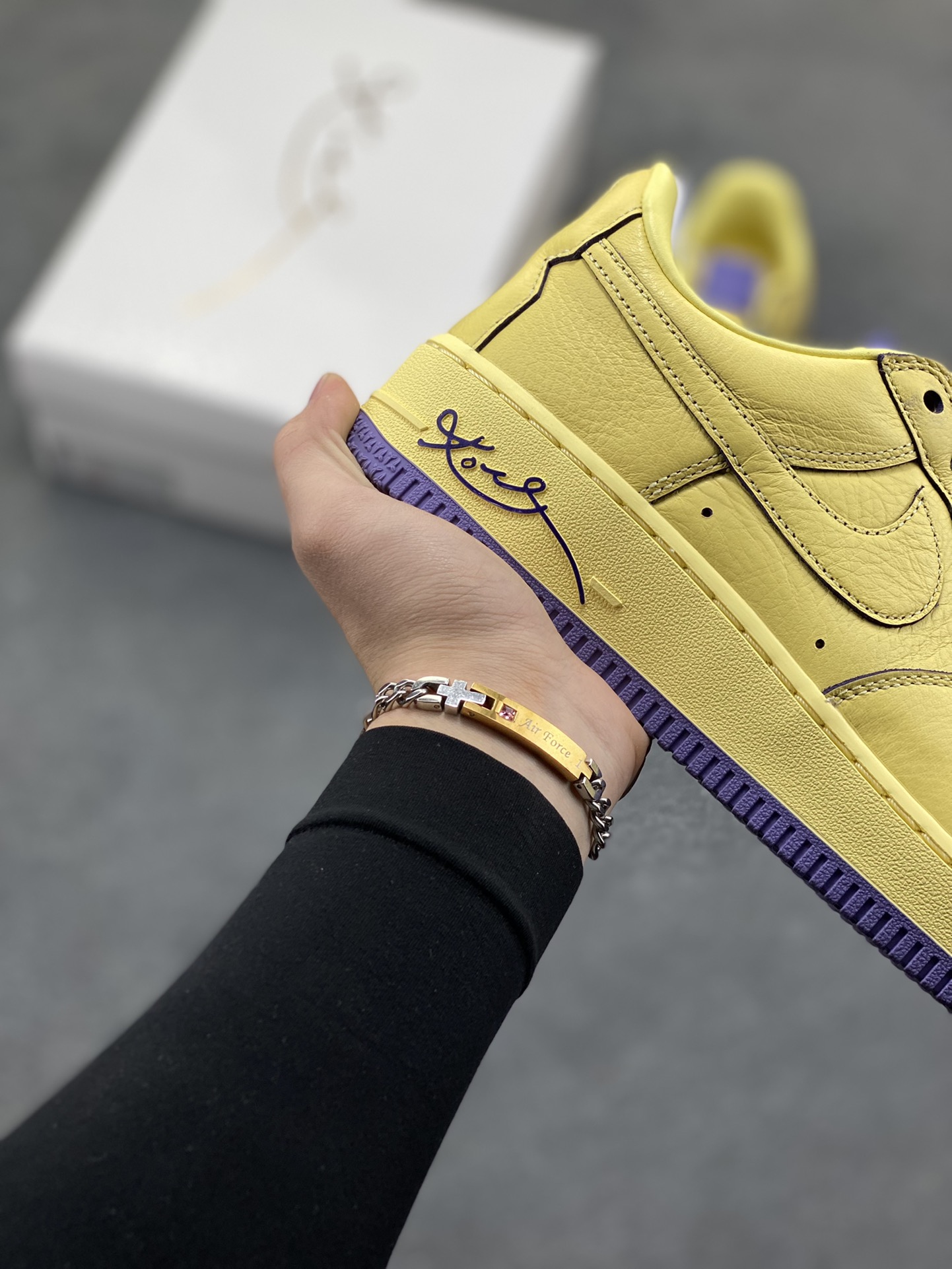 图片[6]-HY版本💯 Nike Air Force 1 Low 科比 空军一号低帮运动休闲板鞋 原楦头原纸板 打造纯正空军版型 专注外贸渠道 全掌内置蜂窝气垫 原盒配件 原厂中底钢印、拉帮完美 货号：HV9408-700 尺码：36 36.5 37.5 38 38.5 39 40 40.5 41 42 42.5 43 44 44.5 45 46-选品中心