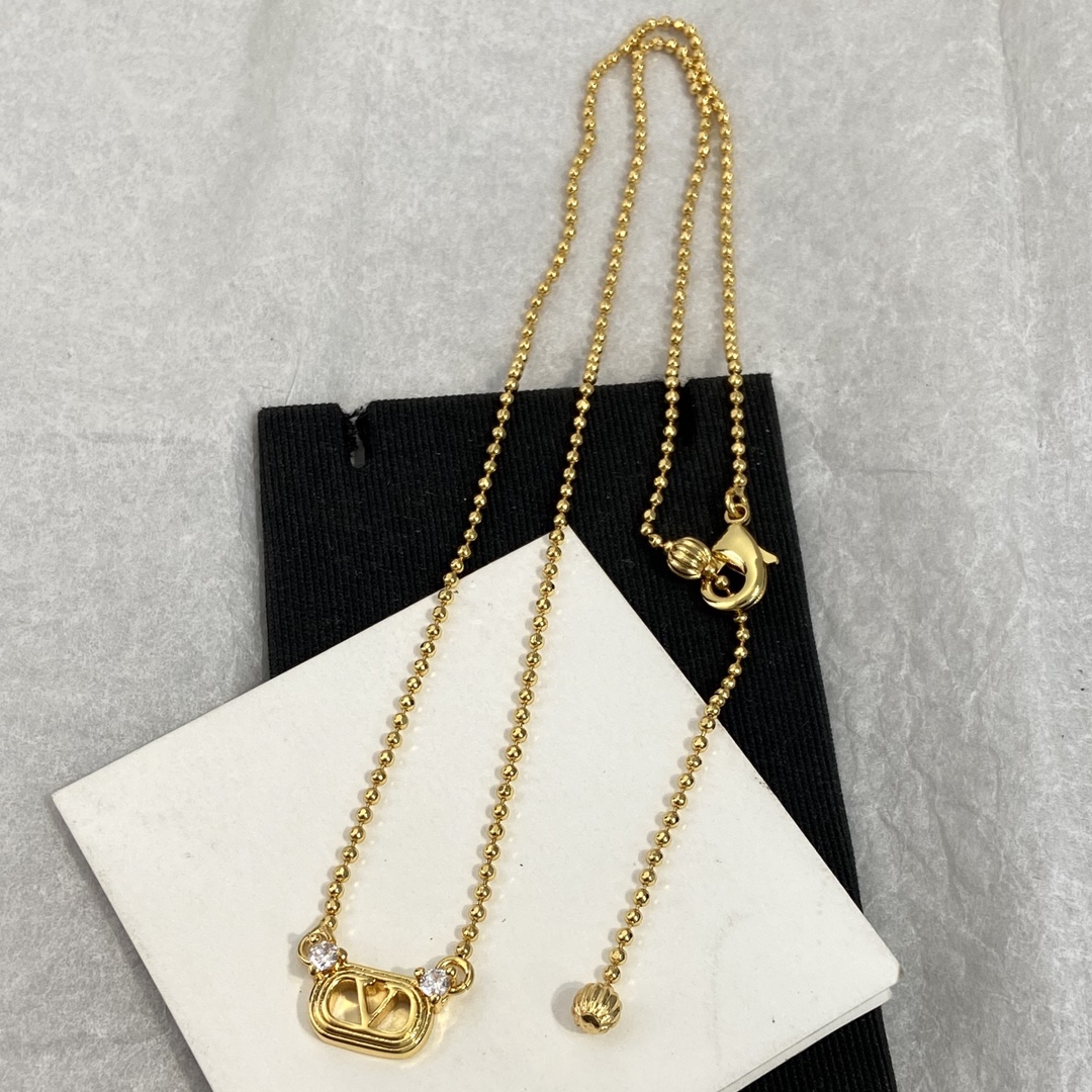【VX0516】 【Collar de letras Valentino】