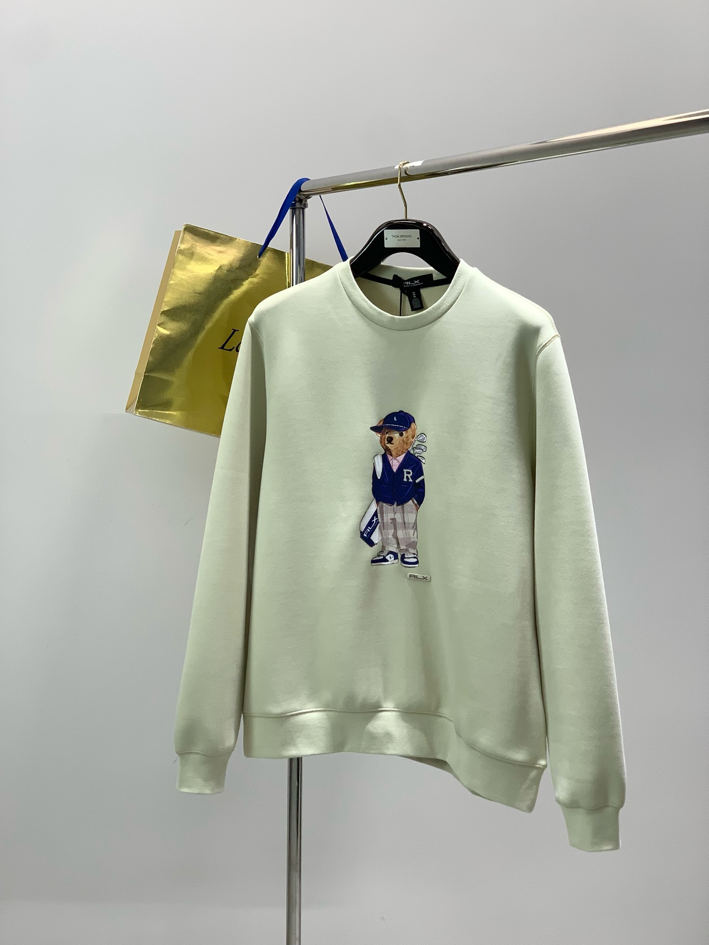 NO:681246,, Ralph Lauren, new fall product, fashionable and casual round-neck sweatshirt, made of imported original fabrics, exquisite printing technology, letter pattern decoration logo, simple yet fashionable, extremely high-grade, comfortable and versatile, and the upper body is handsome and stylish!  Size S-XL,,loro piana,hoodie,sweatshirts,19860909,Ralph Lauren 拉夫劳伦,秋季新品,时尚休闲圆领卫衣,采用进口原版面料,精致印花工艺字母图案装饰logo,简单而不失时尚,档次极高,舒适百搭,上身帅气有型！码数S-XL,,loro piana,hoodie,sweatshirts,,Men's clothing