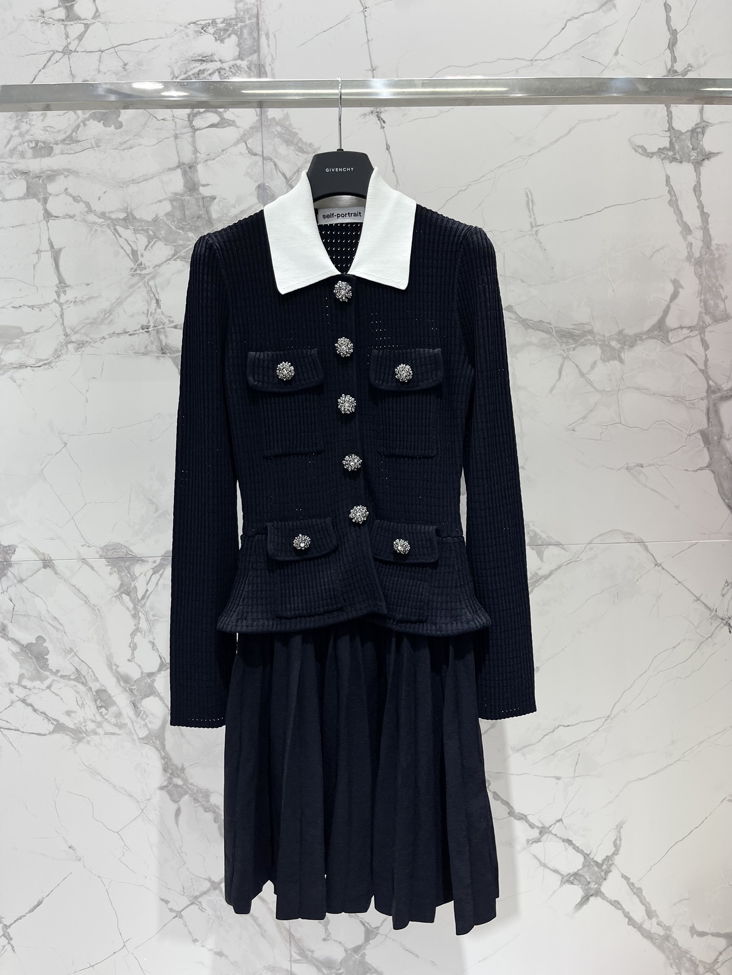 self-portrait Women 𝘀𝗲𝗹𝗳-𝗽𝗼𝗿𝘁𝗿𝗮𝗶* sp Early Spring New Classic Black Thousand Gold Style Knitted Dress