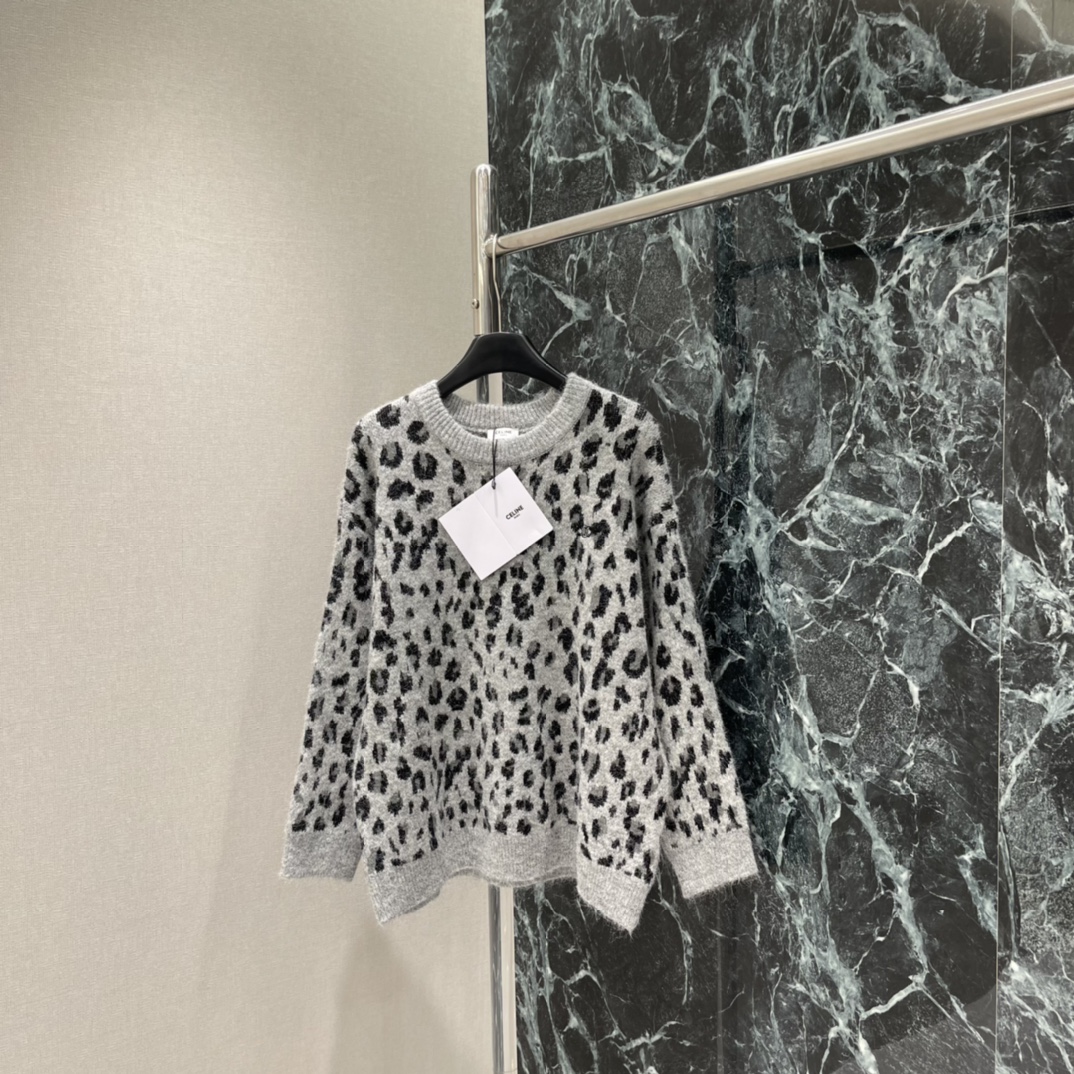 CE 25秋冬新款 豹纹提花毛衣，羊毛混纺材质，柔软亲肤又抗起球，秋冬穿超舒服!宽松Oversize版型