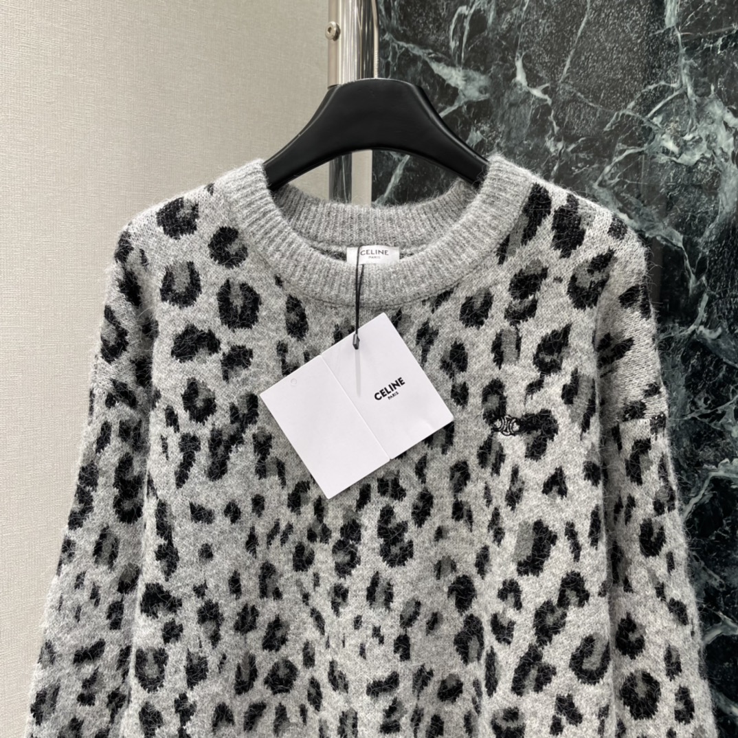 CE 25秋冬新款 豹纹提花毛衣，羊毛混纺材质，柔软亲肤又抗起球，秋冬穿超舒服!宽松Oversize版型