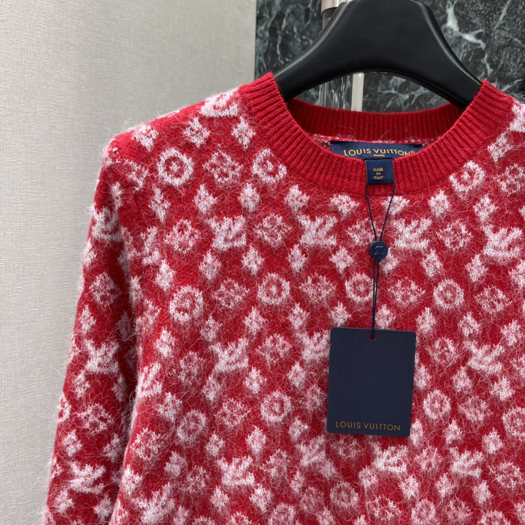 路易 25秋冬新款 红色老花毛衣，经典Monogram满印设计，红色主调超吸睛，节日氛围感拉满!高品质羊