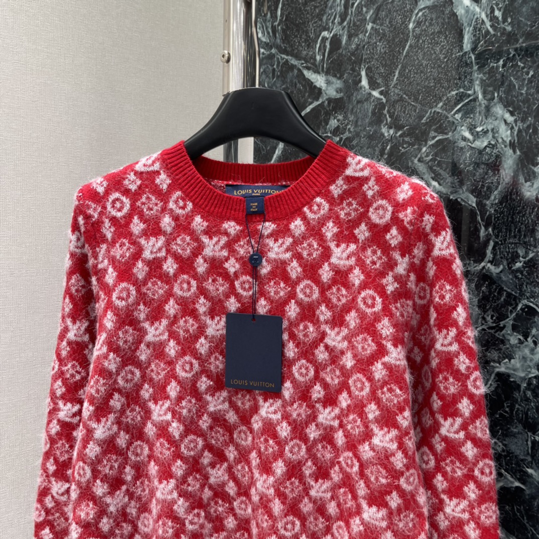 路易 25秋冬新款 红色老花毛衣，经典Monogram满印设计，红色主调超吸睛，节日氛围感拉满!高品质羊