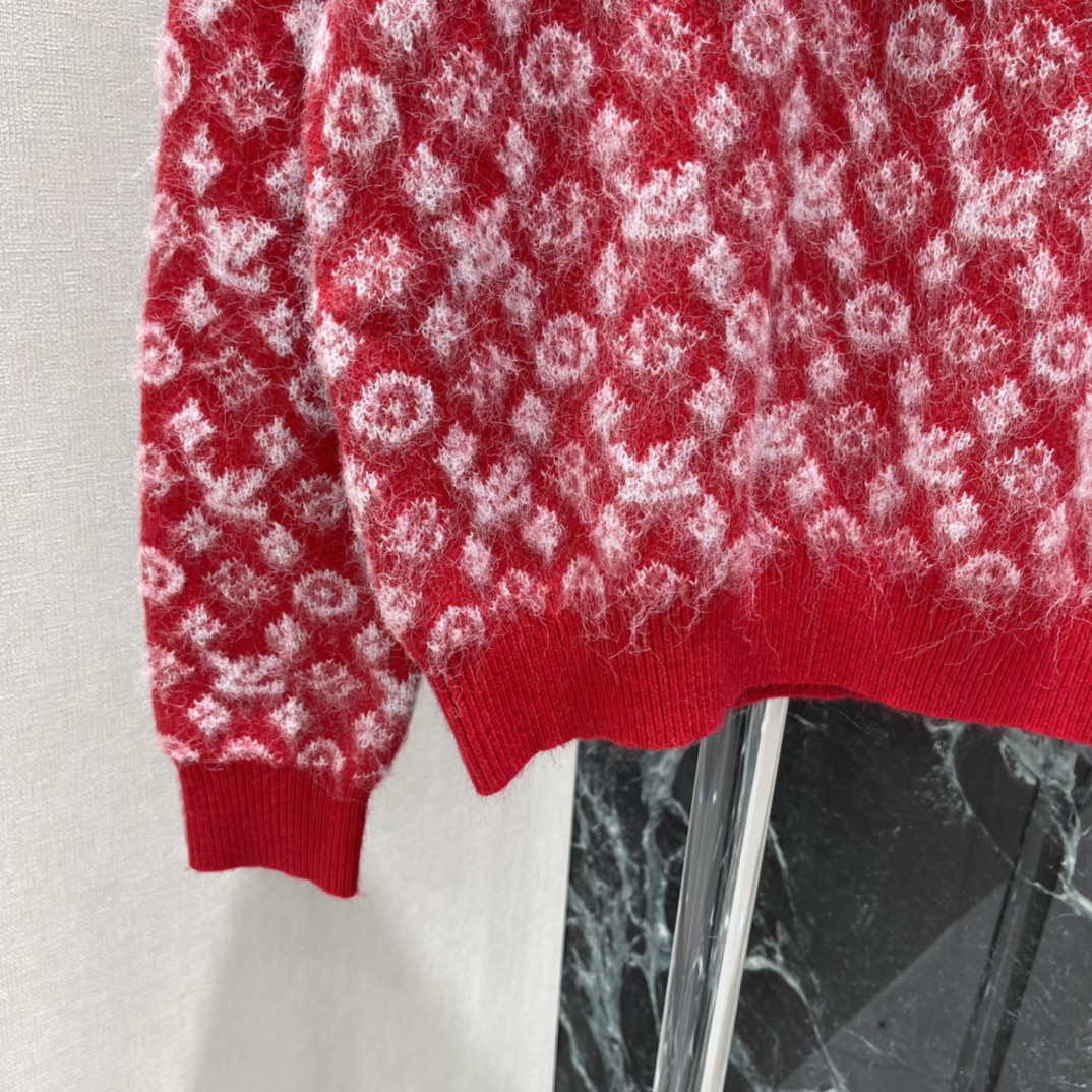 路易 25秋冬新款 红色老花毛衣，经典Monogram满印设计，红色主调超吸睛，节日氛围感拉满!高品质羊