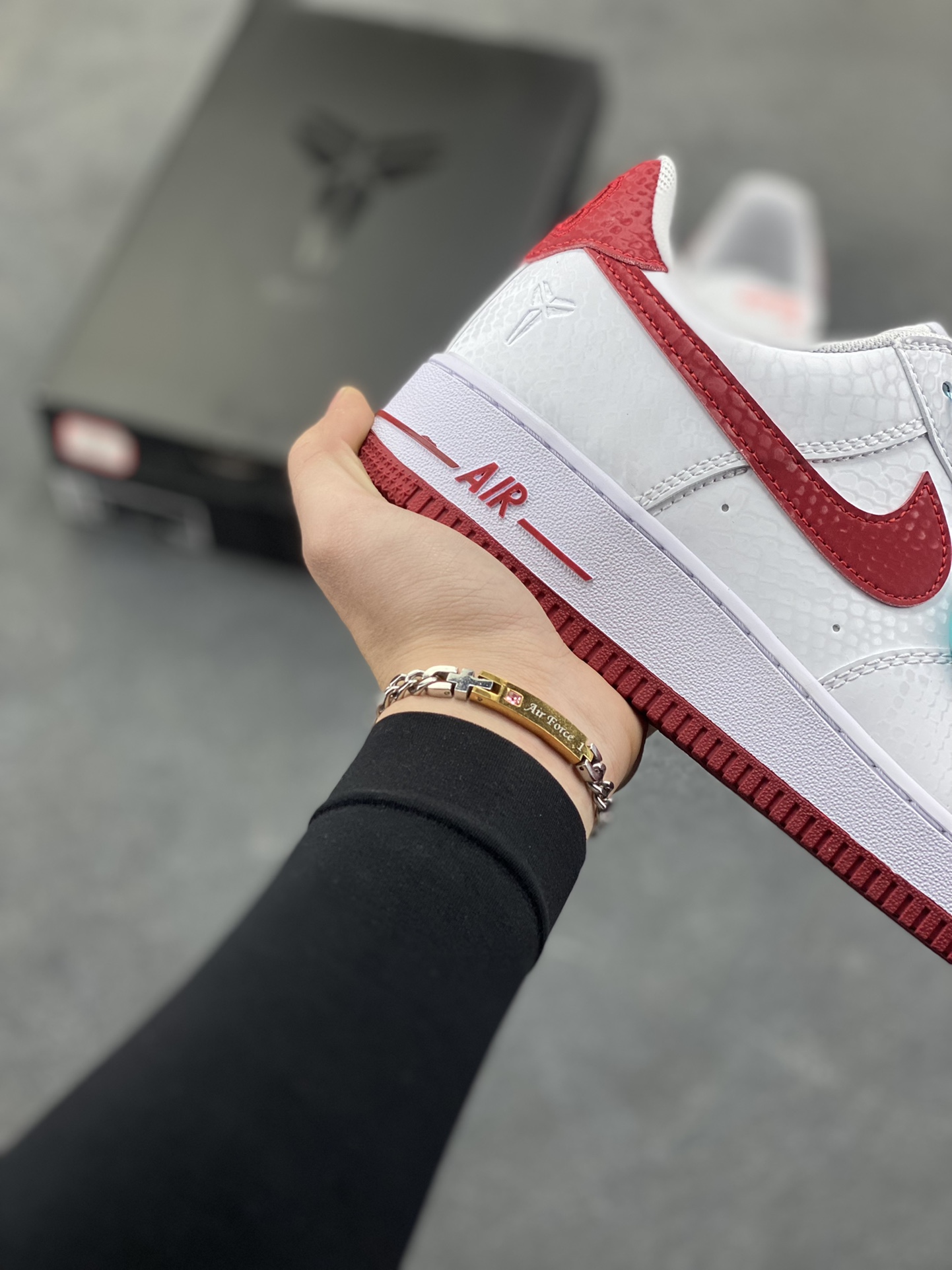 图片[6]-Nike Air Force 1 Low “Kobe Bryant”蛇纹科比限定 空军一号低帮休闲板鞋 原楦头原纸板 打造纯正空军版型#专注外贸渠道 全掌内置蜂窝气垫 #原盒配件 原厂中底钢印、拉帮完美 货号：IB0018-101 尺码：36 36.5 37.5 38 38.5 39 40 40.5 41 42 42.5 43 44 44.5 45-选品中心