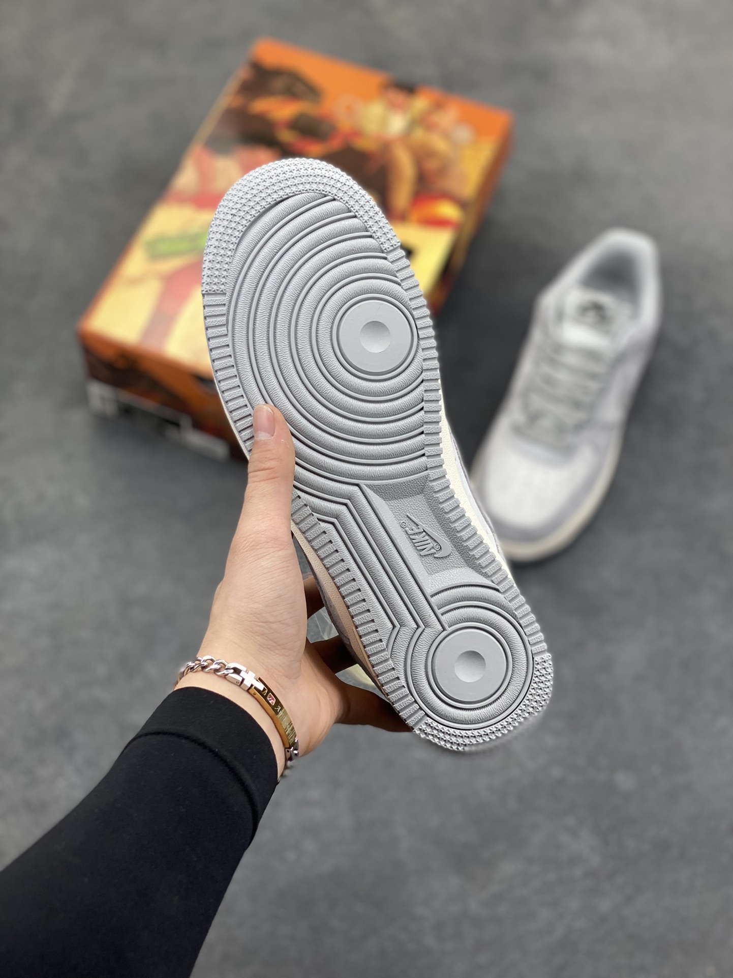 图片[5]-福利特价 NIke Air Force 1 ‘07 Low 空军一号低帮 运动鞋 休闲鞋 折边针车 工艺难度大 原楦头原纸板 原装鞋盒 定制五金配件 内置全掌气垫 原厂鞋底 货号：3699-823 尺码：36 36.5 37.5 38 38.5 39 40 40.5 41 42 42.5 43 44 44.5 45-选品中心