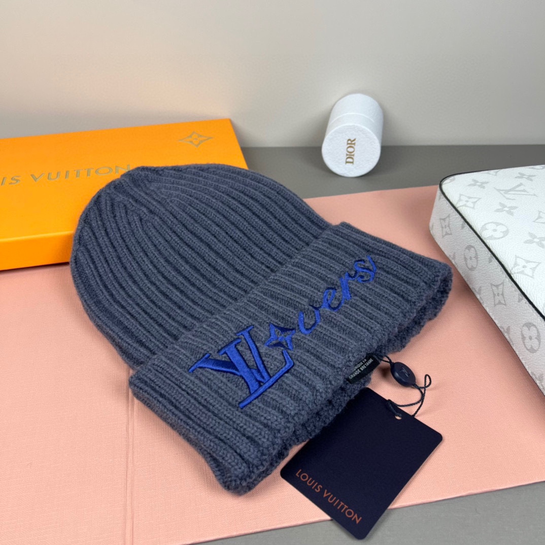 配防尘袋 路易威登LOUIS VUITTON🎩官方热卖爆款，羊毛针织毛线帽，时尚好品质高端大气，超柔软！超火爆💖质感很赞