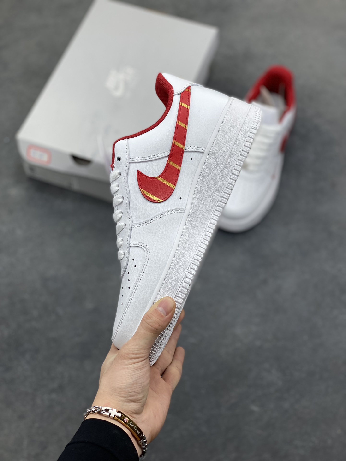 图片[3]-NIke Air Force 1 ‘07 Low “十二生肖”空军一号 低帮 运动鞋 休闲鞋 折边针车 工艺难度大 原楦头原纸板 原装鞋盒 定制五金配件 内置全掌气垫 原厂鞋底 货号：CW2288-111 尺码：36 36.5 37.5 38 38.5 39 40 40.5 41 42 42.5 43 44 44.5 45-选品中心