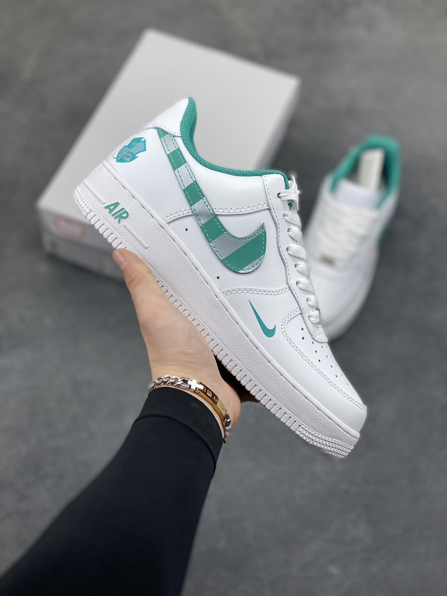 NIke Air Force 1 ‘07 Low “十二生肖”空军一号 低帮 运动鞋 休闲鞋 折边针车 工艺难度大 原楦头原纸板 原装鞋盒 定制五金配件 内置全掌气垫 原厂鞋底 货号：CW2288-111 尺码：36 36.5 37.5 38 38.5 39 40 40.5 41 42 42.5 43 44 44.5 45-选品中心
