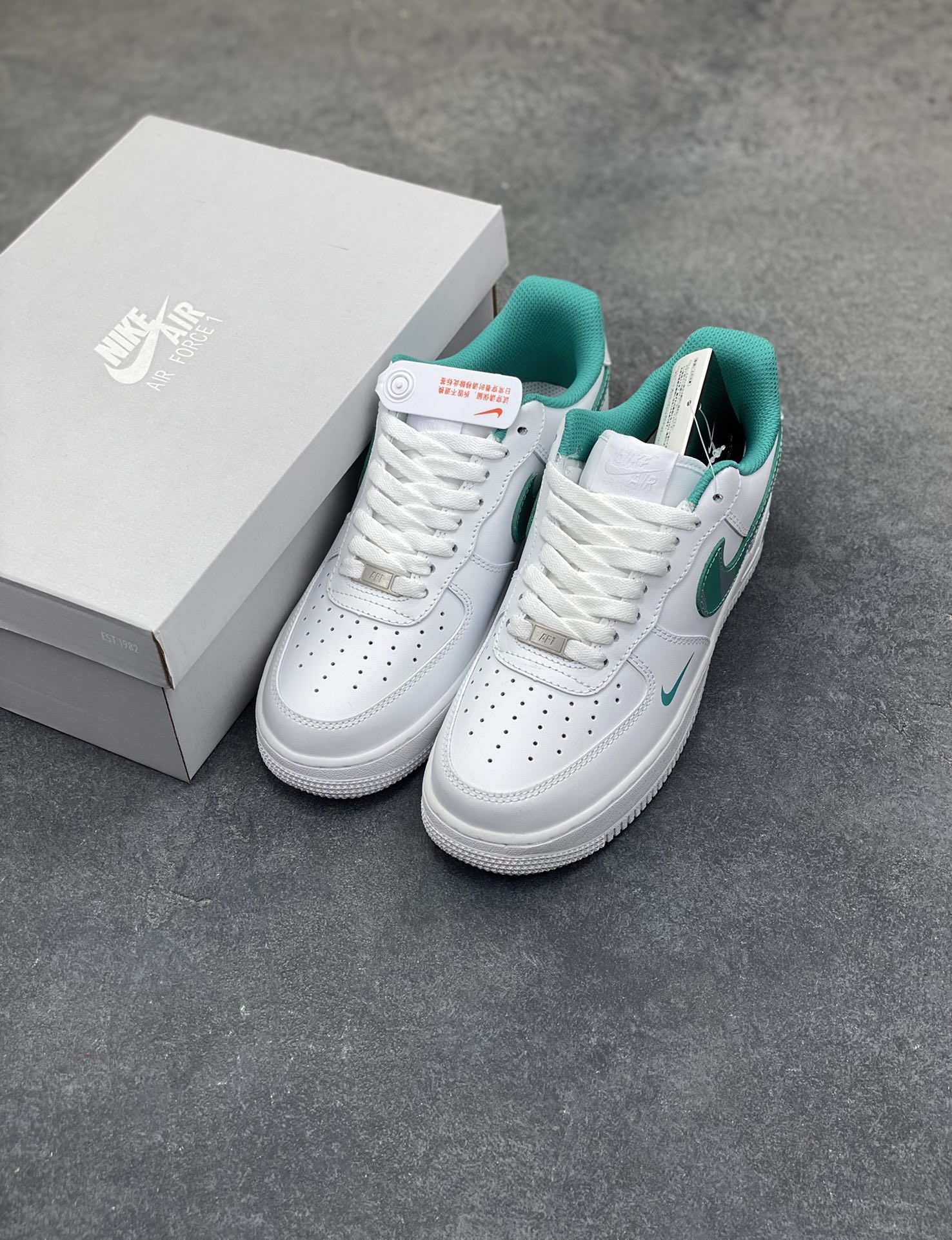 图片[8]-NIke Air Force 1 ‘07 Low “十二生肖”空军一号 低帮 运动鞋 休闲鞋 折边针车 工艺难度大 原楦头原纸板 原装鞋盒 定制五金配件 内置全掌气垫 原厂鞋底 货号：CW2288-111 尺码：36 36.5 37.5 38 38.5 39 40 40.5 41 42 42.5 43 44 44.5 45-选品中心