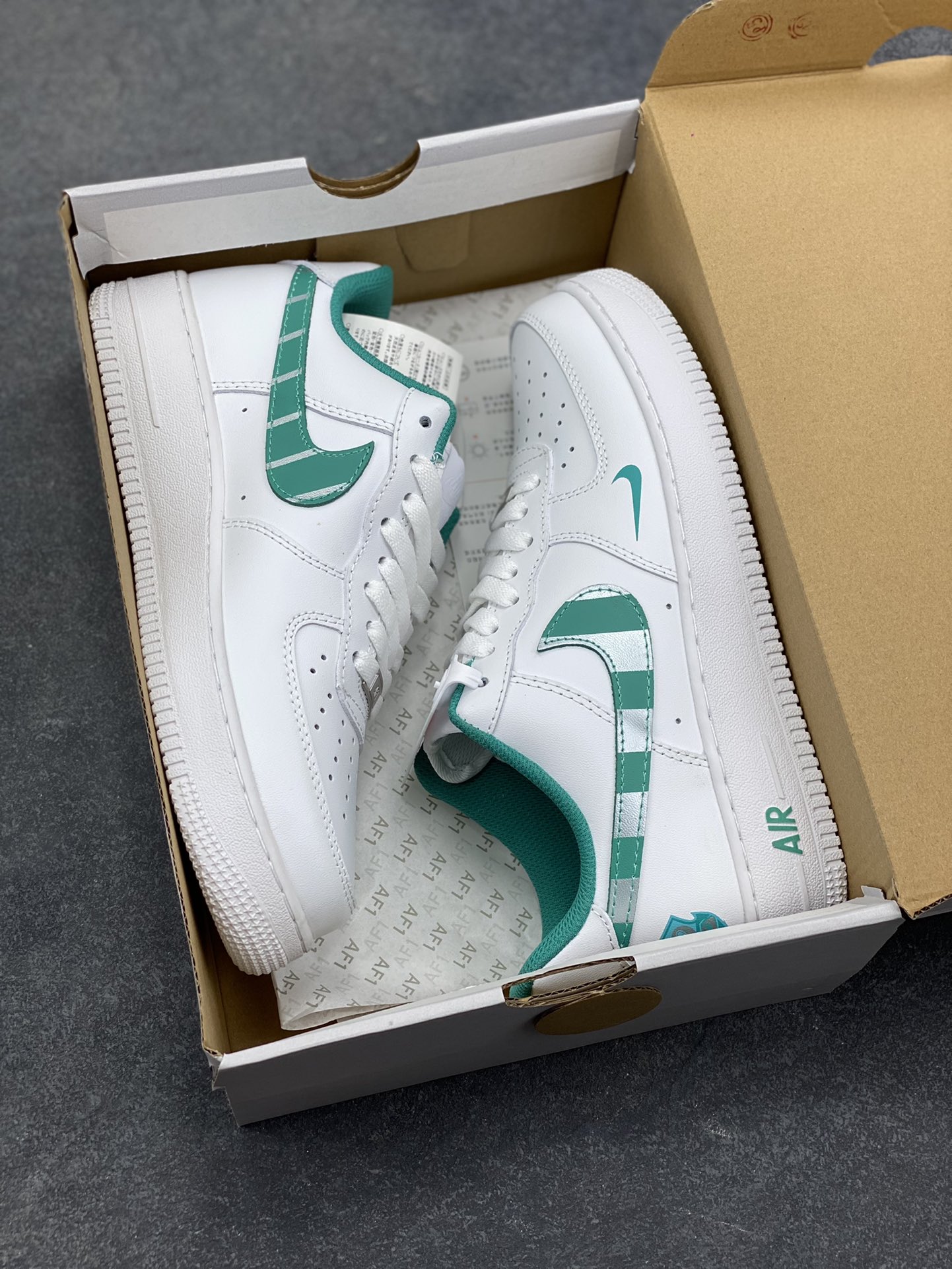 图片[9]-NIke Air Force 1 ‘07 Low “十二生肖”空军一号 低帮 运动鞋 休闲鞋 折边针车 工艺难度大 原楦头原纸板 原装鞋盒 定制五金配件 内置全掌气垫 原厂鞋底 货号：CW2288-111 尺码：36 36.5 37.5 38 38.5 39 40 40.5 41 42 42.5 43 44 44.5 45-选品中心