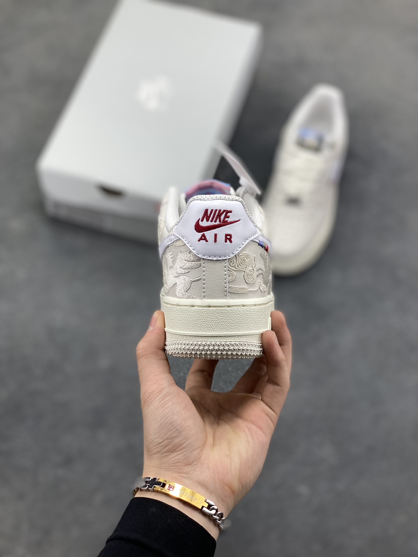 图片[4]-NIke Air Force 1 ‘07 Low 空军一号低帮 运动鞋 休闲鞋 折边针车 工艺难度大 原楦头原纸板 原装鞋盒 定制五金配件 内置全掌气垫 原厂鞋底 货号：IQ1119-011 尺码：36 36.5 37.5 38 38.5 39 40 40.5 41 42 42.5 43 44 44.5 45-选品中心