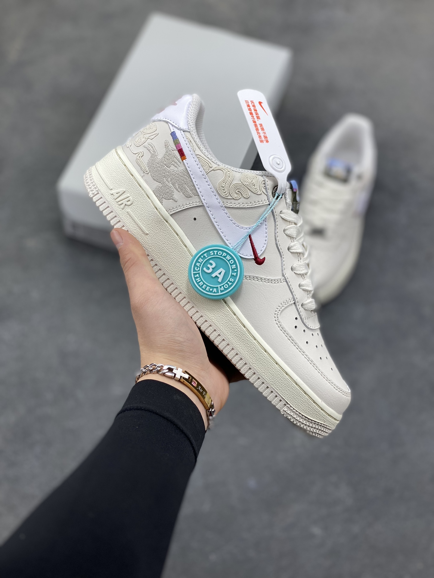 NIke Air Force 1 ‘07 Low 空军一号低帮 运动鞋 休闲鞋 折边针车 工艺难度大 原楦头原纸板 原装鞋盒 定制五金配件 内置全掌气垫 原厂鞋底 货号：IQ1119-011 尺码：36 36.5 37.5 38 38.5 39 40 40.5 41 42 42.5 43 44 44.5 45-选品中心