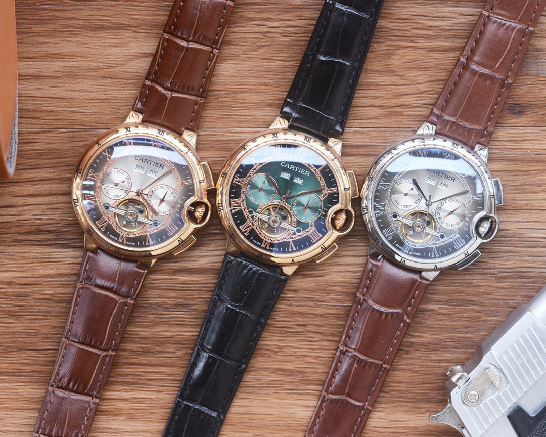 白550，金570，钢带加30
男人挚爱   篮气球腕表⌚️
【最新】：卡地亚🔥最佳设计🔥独家首发🔥
【类型】：精品男士腕表
【表带】：真牛皮/316精钢表带
【机芯】：全自动机械机芯
【镜面】：矿物质强化玻璃（更高清）
品味高雅 浩瀚大气 匠心独运 腕间瑰宝
尺寸：直径41mm厚12mm热卖上市！欢迎转载！