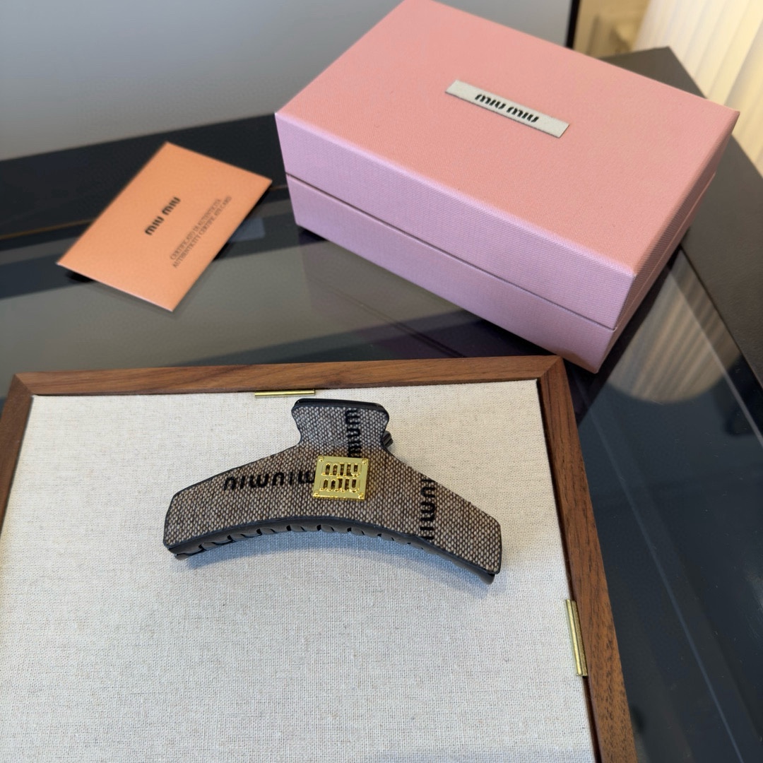 NO:660270,miumiu new hairpin hairpins, hairpins, miumiu, hairpins19860909miumiu缪缪新款发夹发夹,发夹,miumiu,hairpins,accessory