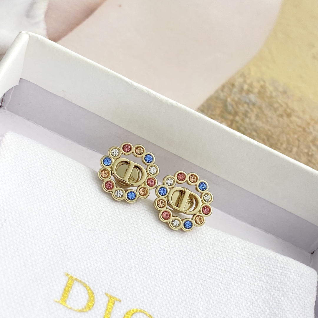 Dior DIOR耳钉 款火爆上新