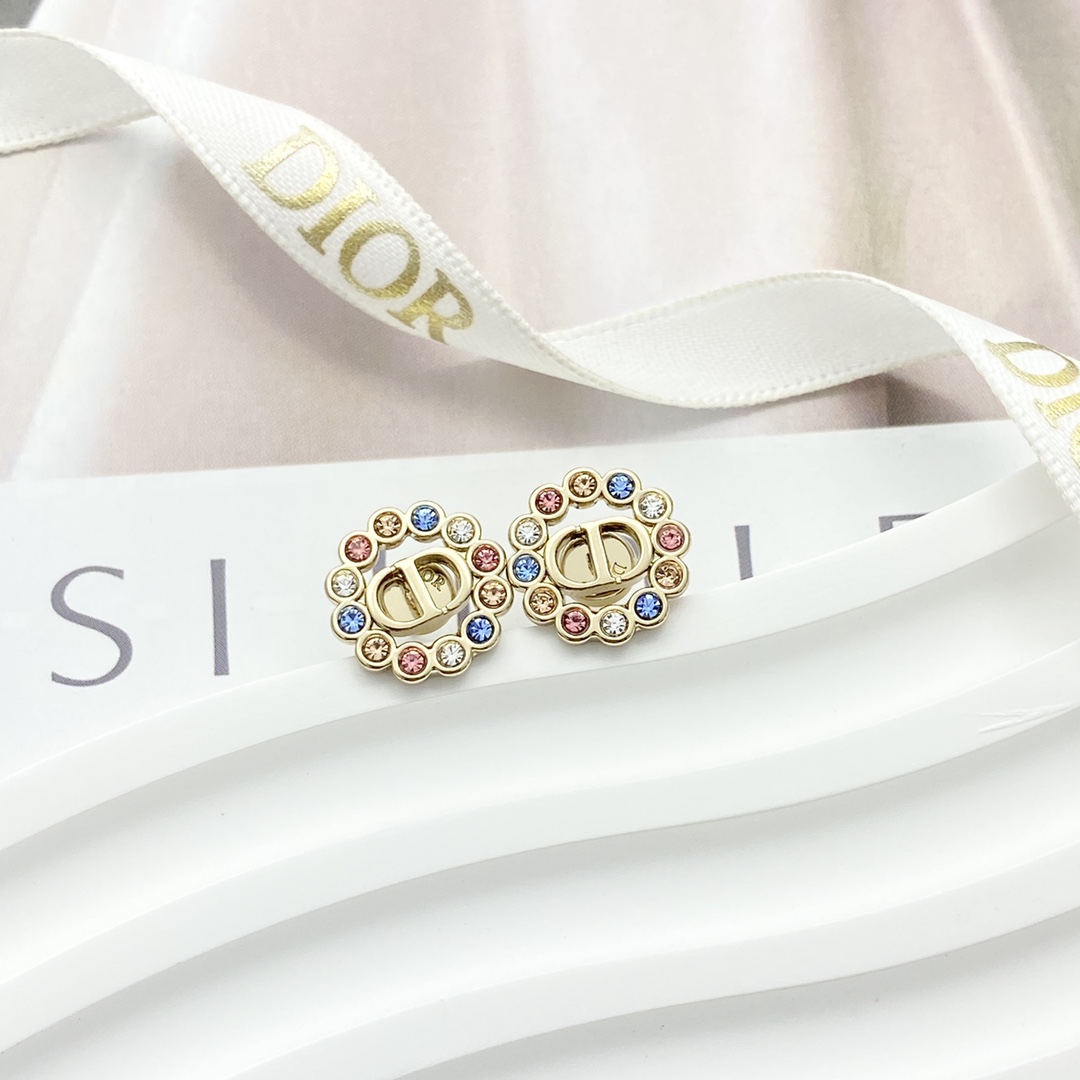 Dior DIOR耳钉 款火爆上新
