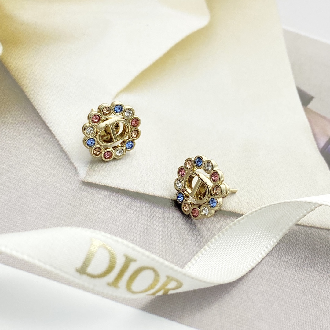 Dior DIOR耳钉 款火爆上新