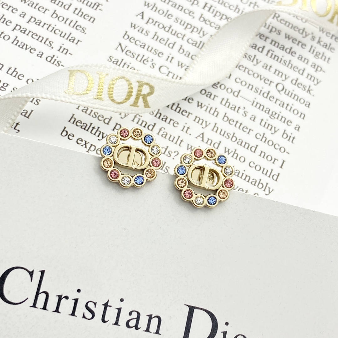 Dior DIOR耳钉 款火爆上新
