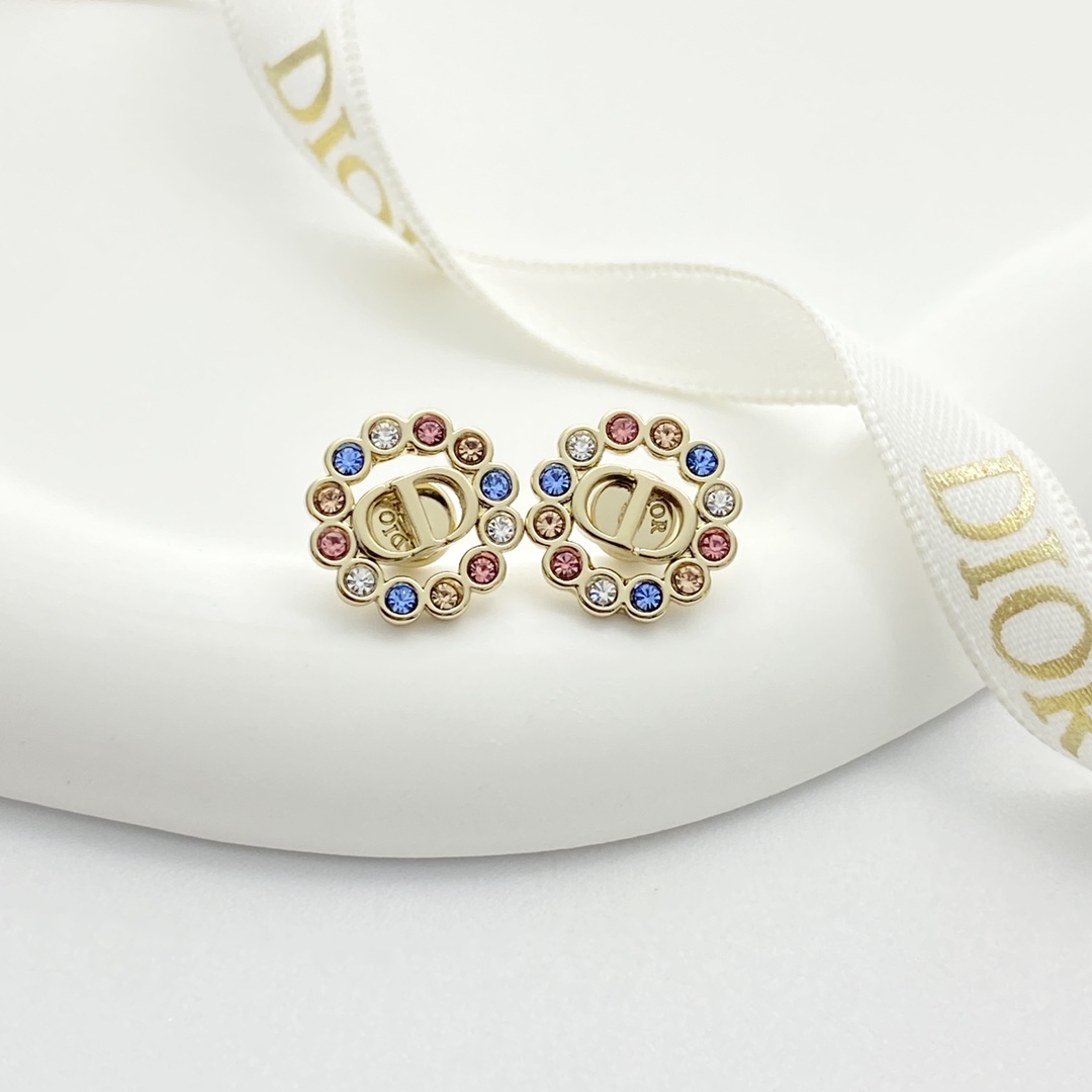 Dior DIOR耳钉 款火爆上新