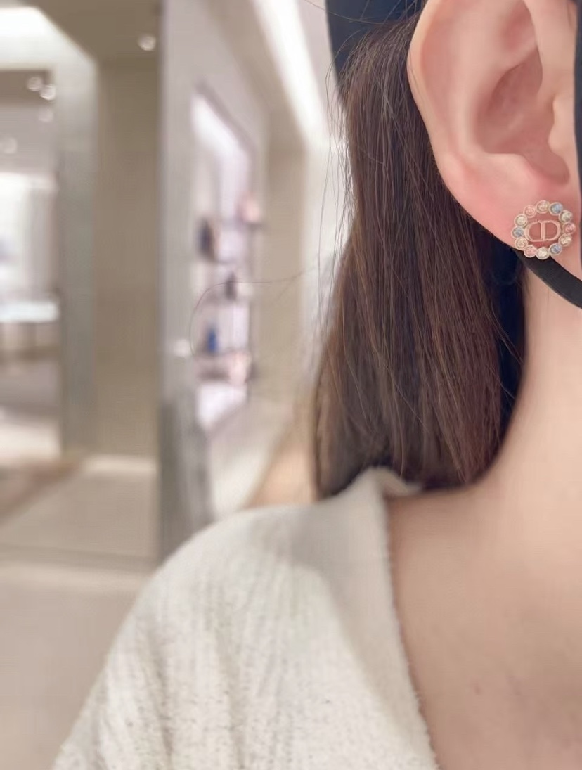 Dior DIOR耳钉 款火爆上新