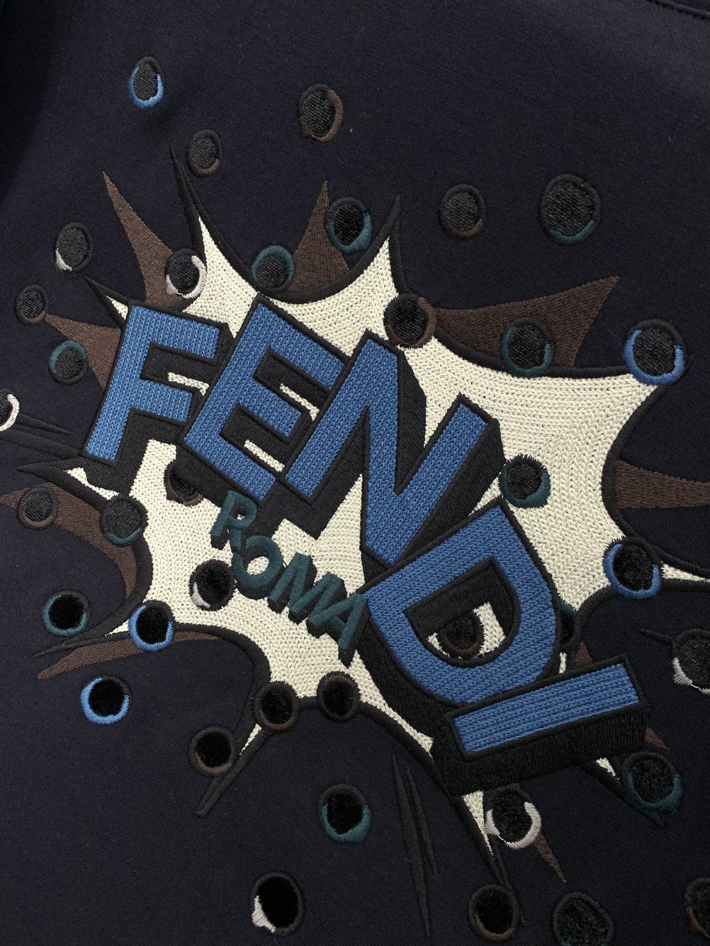 ，FENDI 芬迪，2025夏季最新品，专柜同步有售，原单狠货，时尚休闲圆领短袖T恤，进口原版面料，顶级