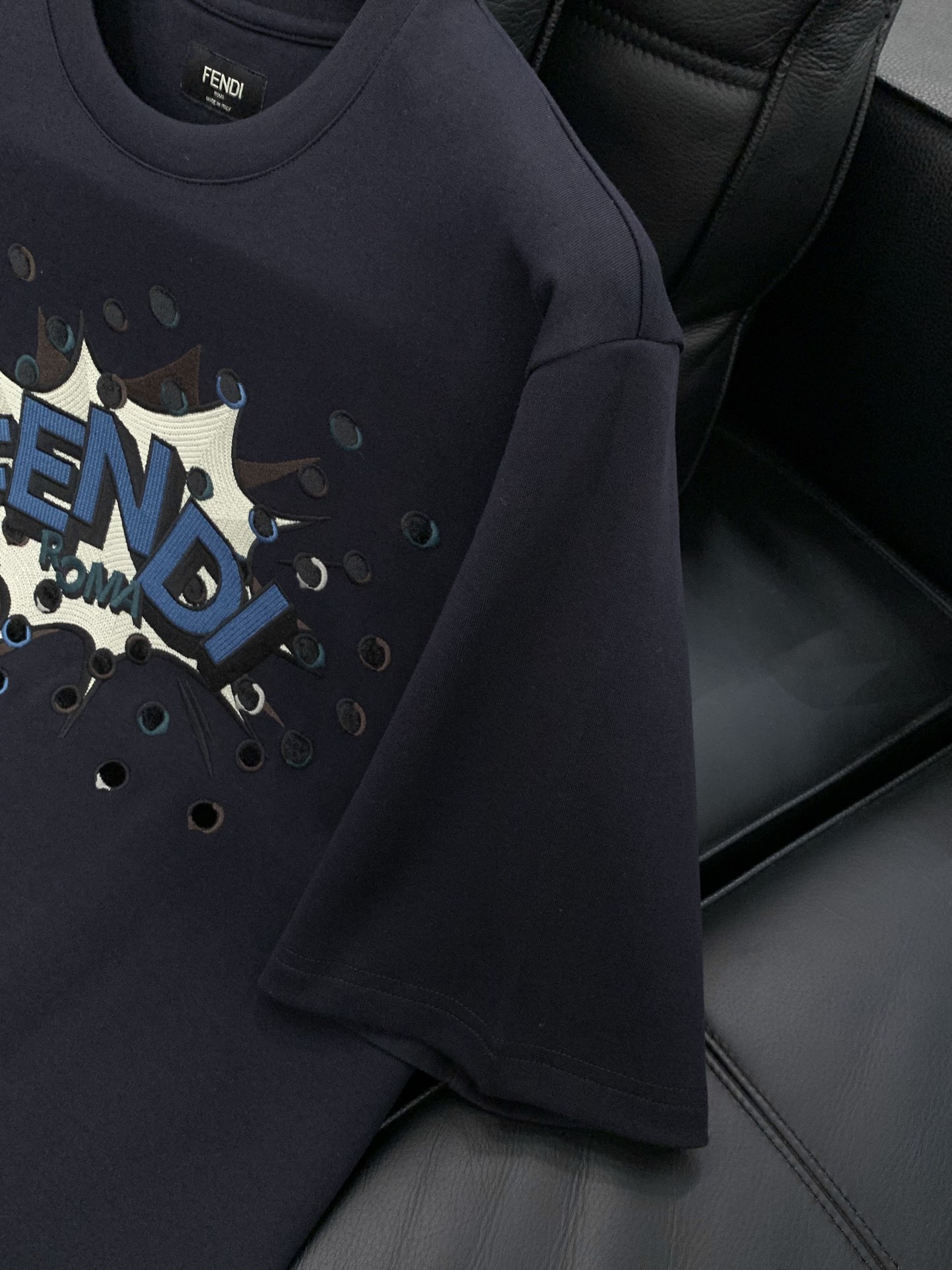 ，FENDI 芬迪，2025夏季最新品，专柜同步有售，原单狠货，时尚休闲圆领短袖T恤，进口原版面料，顶级