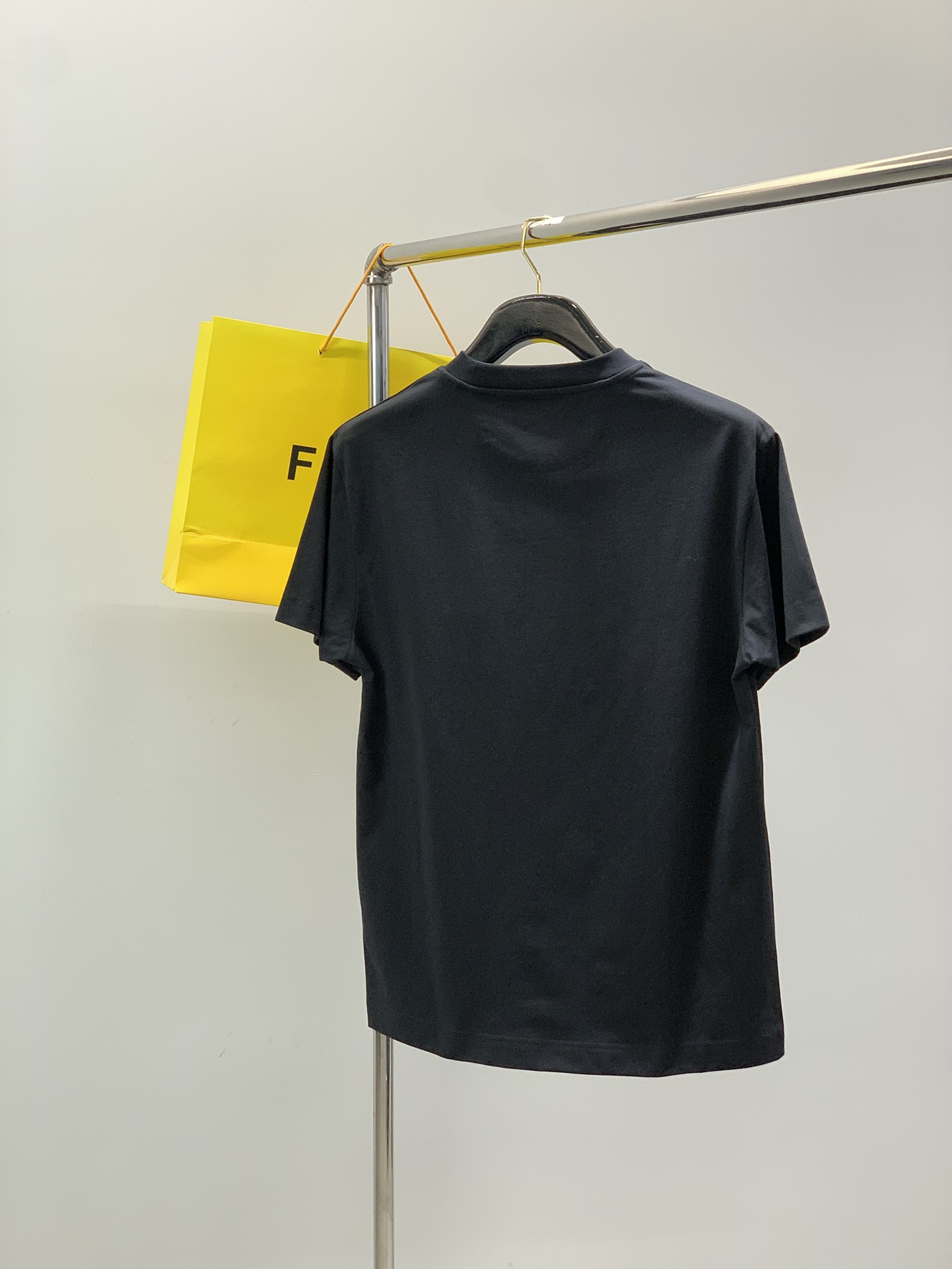 ，FENDI 芬迪，2025夏季最新品，专柜同步有售，原单狠货，时尚休闲圆领短袖T恤，进口原版面料，顶级