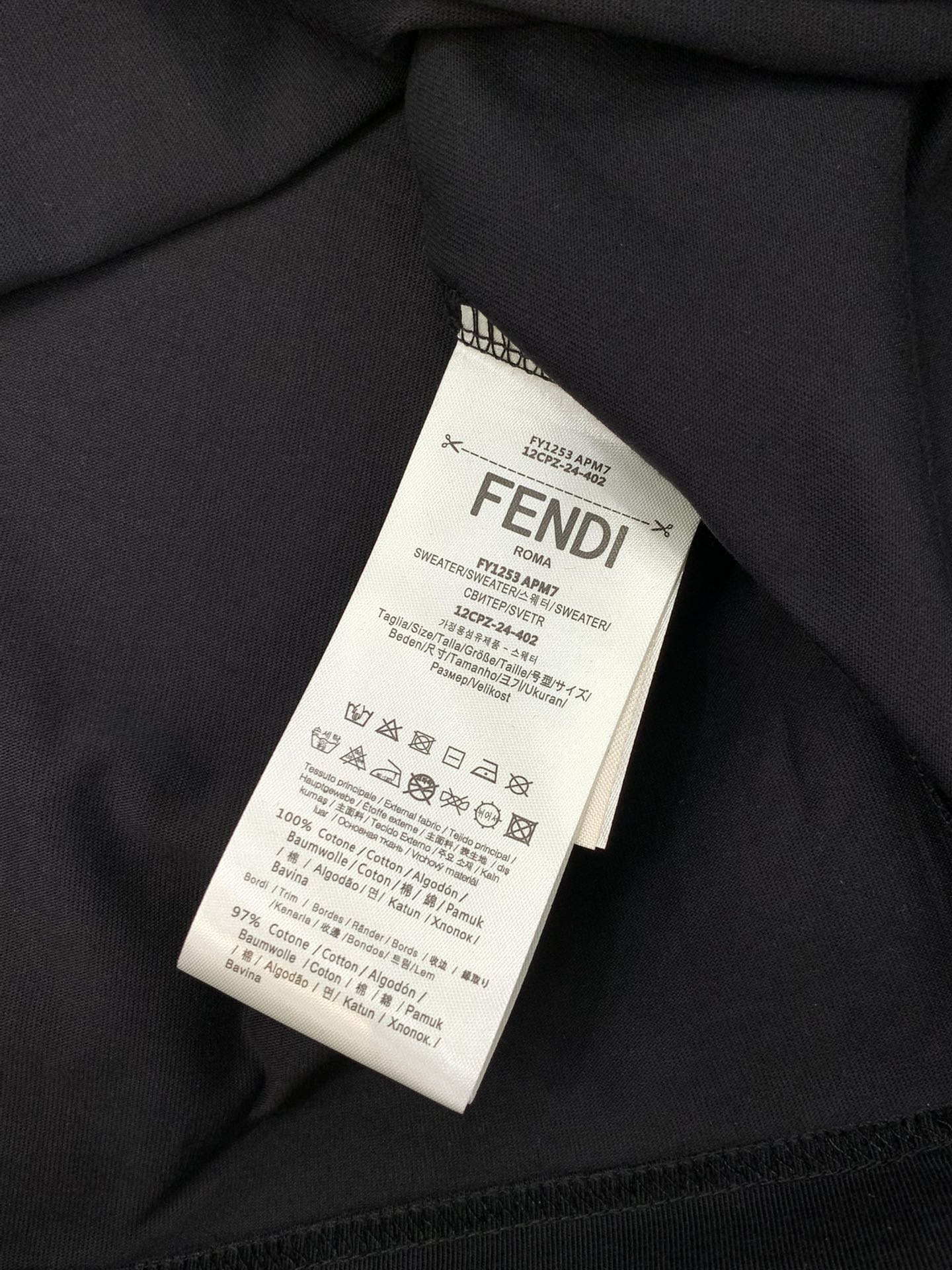 ，FENDI 芬迪，2025夏季最新品，专柜同步有售，原单狠货，时尚休闲圆领短袖T恤，进口原版面料，顶级