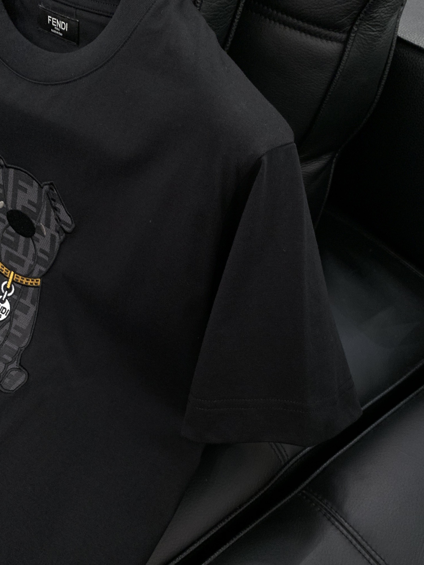 ，FENDI 芬迪，2025夏季最新品，专柜同步有售，原单狠货，时尚休闲圆领短袖T恤，进口原版面料，顶级