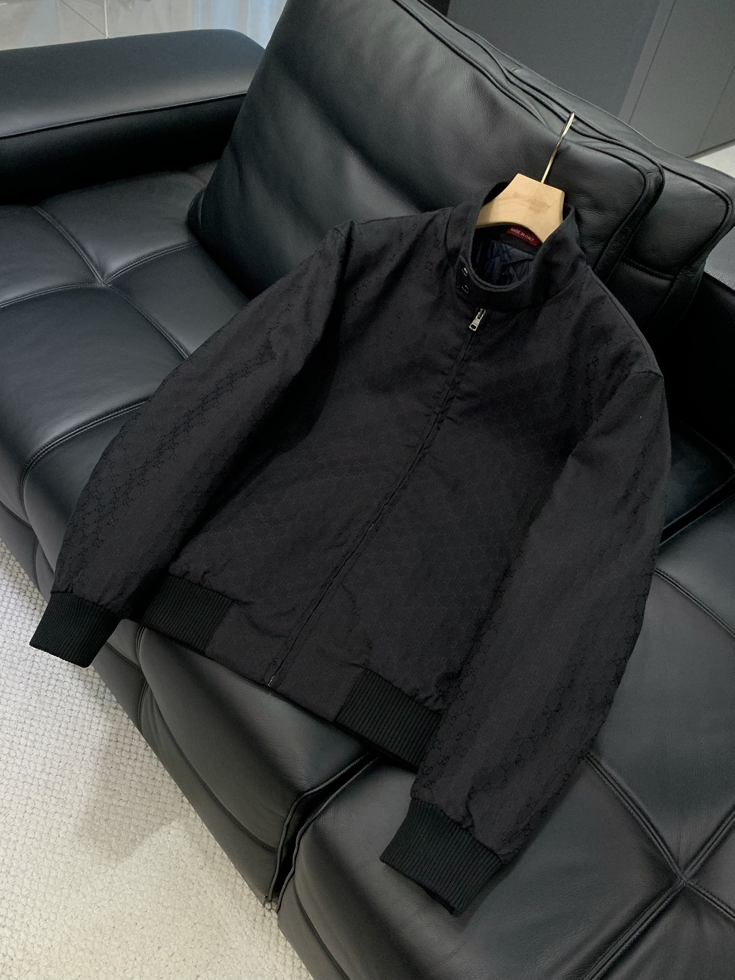 ，Gucci 古驰，2025冬季最新款，专柜同步有售，原单狠货，时尚休闲棉服外套，上身很有特点！吸睛而有