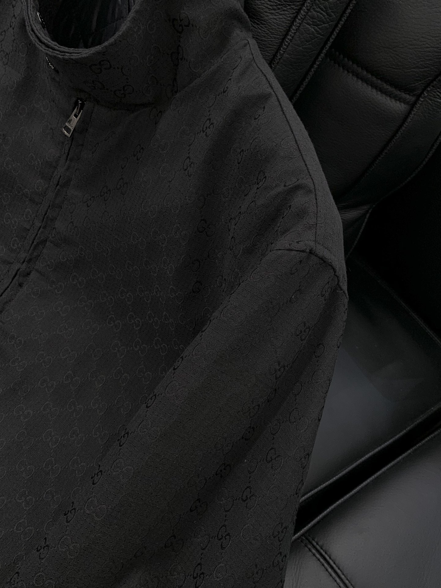 ，Gucci 古驰，2025冬季最新款，专柜同步有售，原单狠货，时尚休闲棉服外套，上身很有特点！吸睛而有