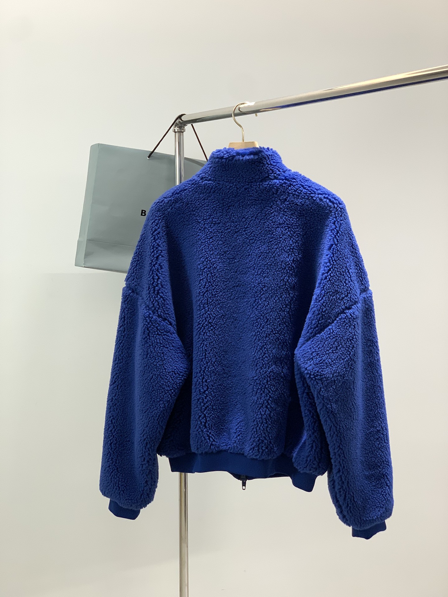 ，Balenciaga 巴黎世家，2025冬季最新款，专柜同步有售，原单狠货，爆款时尚休闲抓绒外套，进口