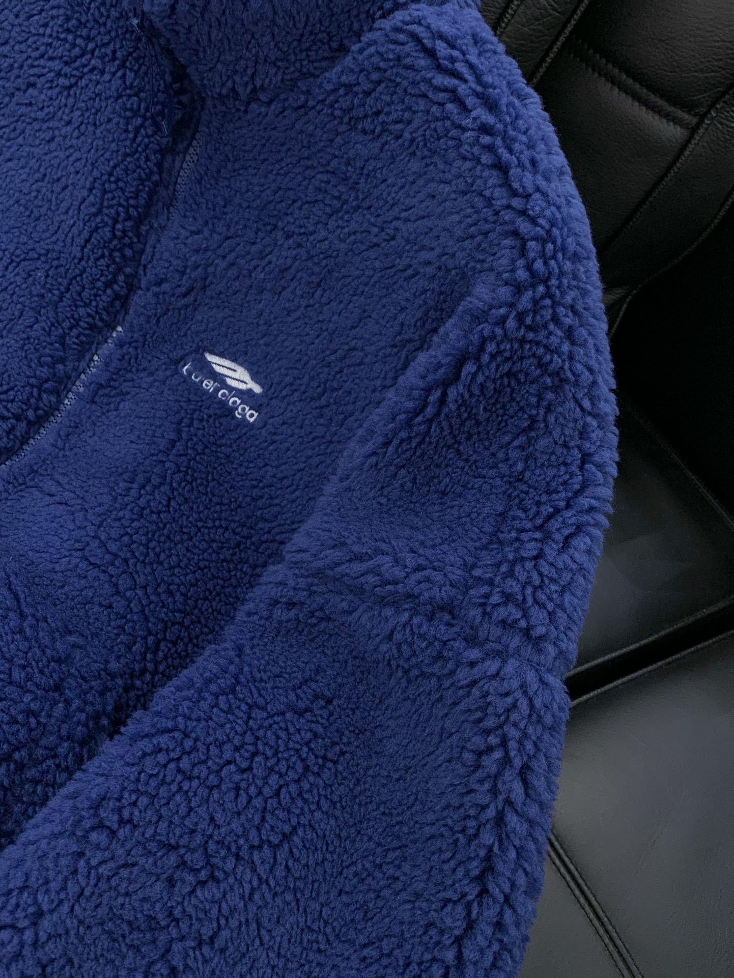 ，Balenciaga 巴黎世家，2025冬季最新款，专柜同步有售，原单狠货，爆款时尚休闲抓绒外套，进口