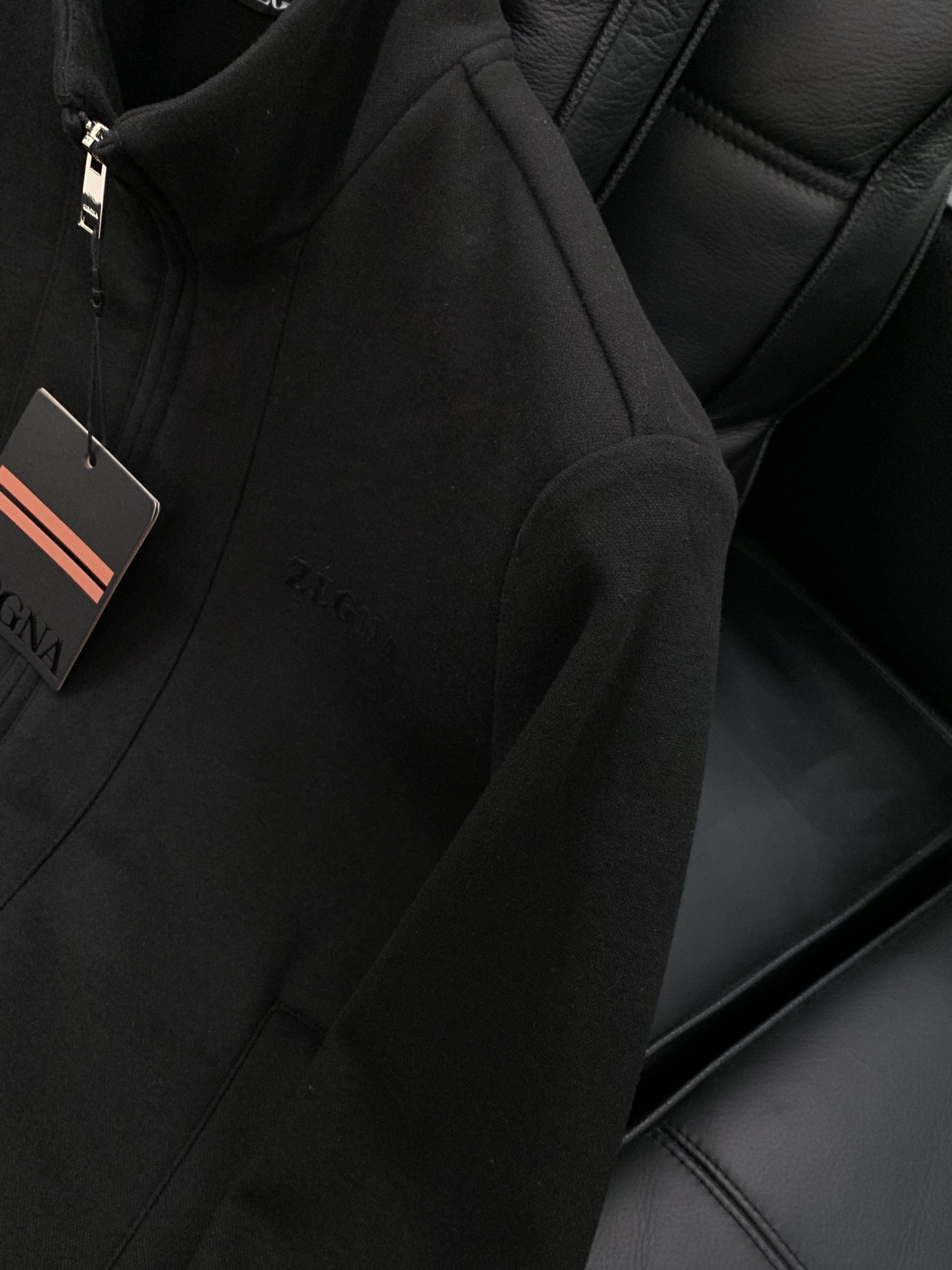 一套，杰尼亚 Zegna，2025秋季最新品，专柜同步有售，原单狠货，时尚休闲套装，采用进口原版面料，舒