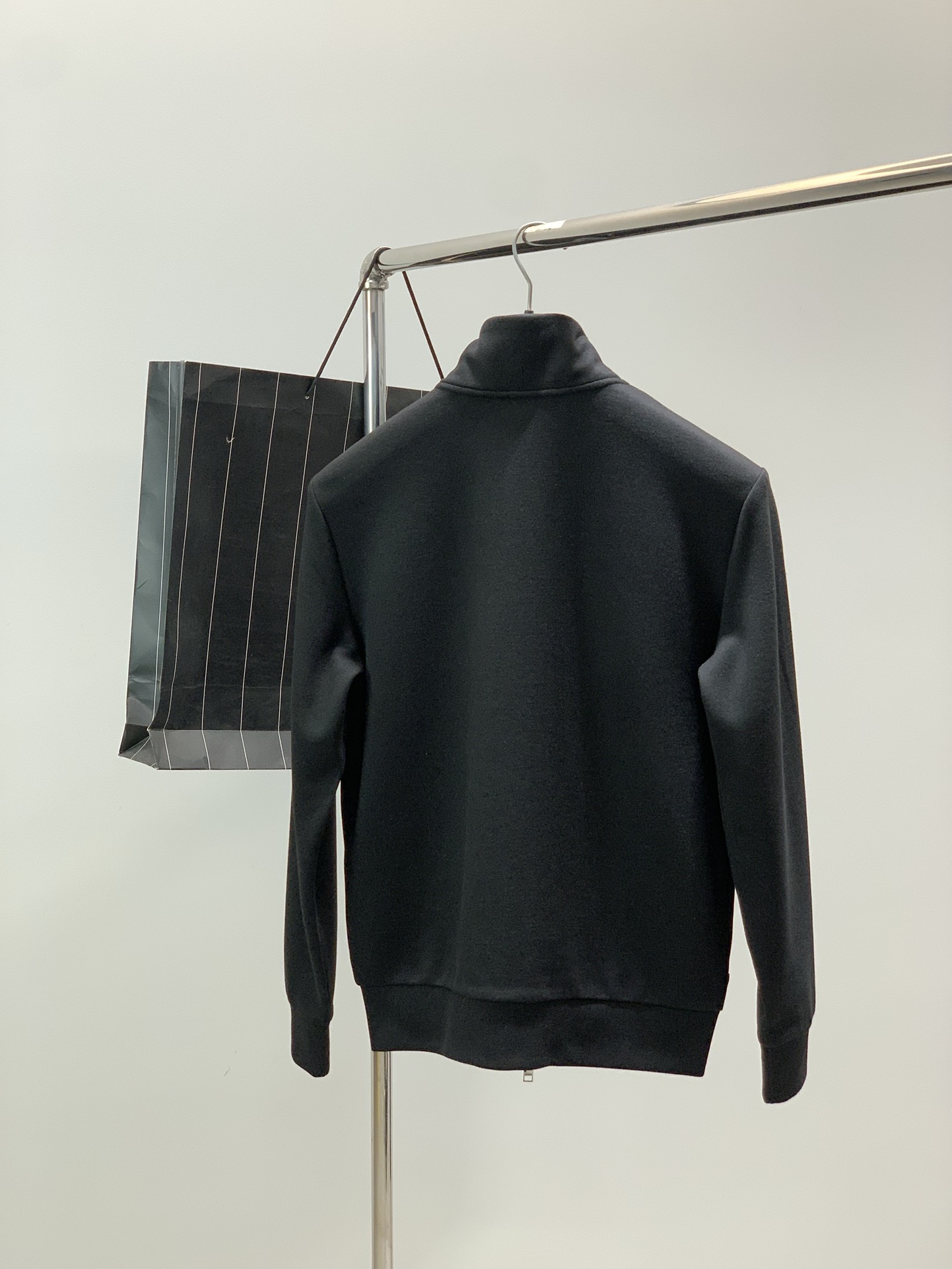 一套，杰尼亚 Zegna，2025秋季最新品，专柜同步有售，原单狠货，时尚休闲套装，采用进口原版面料，舒