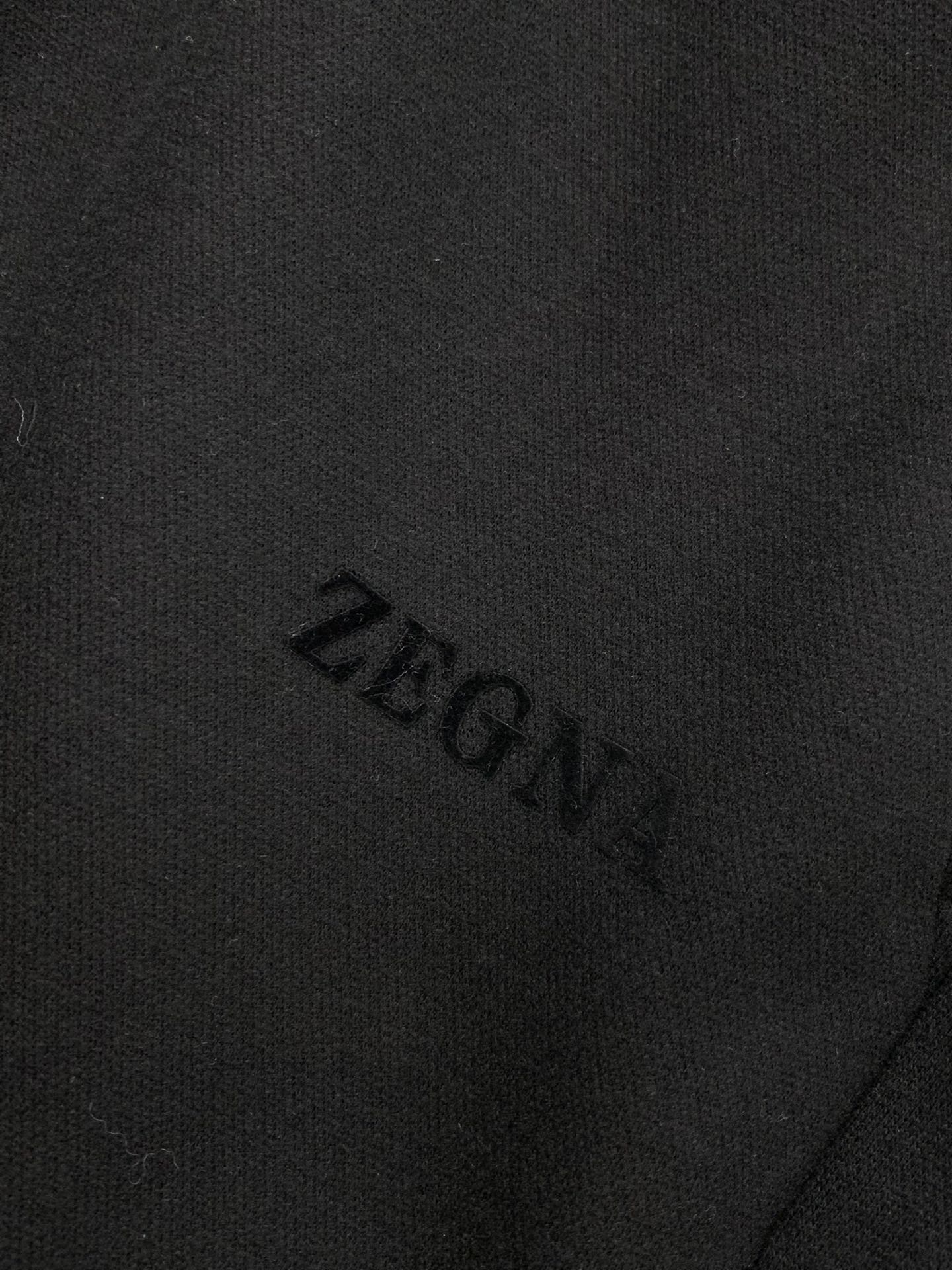 一套，杰尼亚 Zegna，2025秋季最新品，专柜同步有售，原单狠货，时尚休闲套装，采用进口原版面料，舒
