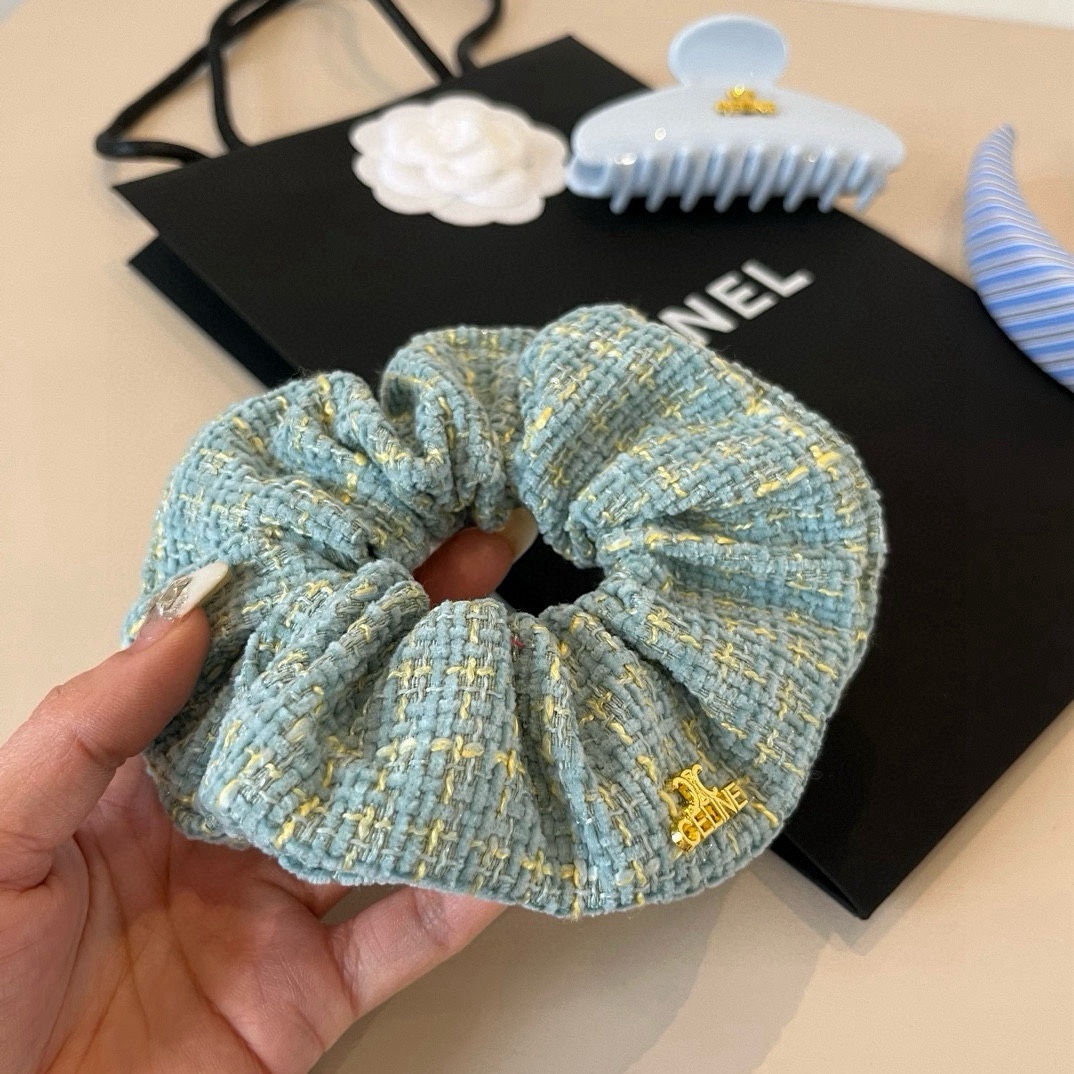 NO:660308,Celine Celine's new hairband is a must-have hairpin for high-end fashion bloggers, hairpins, celine, celine, hairpins19860909Celine赛琳新款发圈高端大气时尚博主必备发夹,发夹,celine,celine,hairpins,accessory