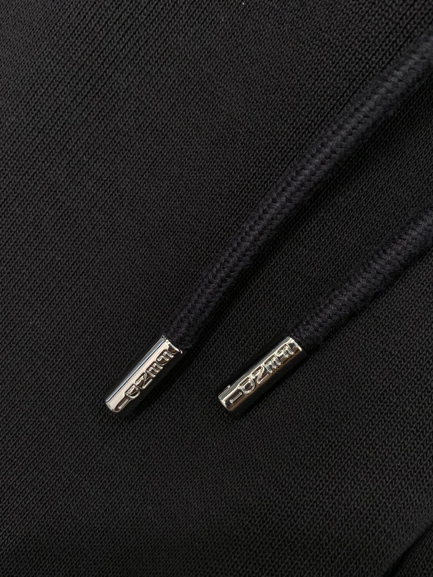 ，Fendi 芬迪，2025冬季最新品，专柜同步有售，原单狠货，时尚➕绒休闲裤，进口原版面料，舒适有弹性