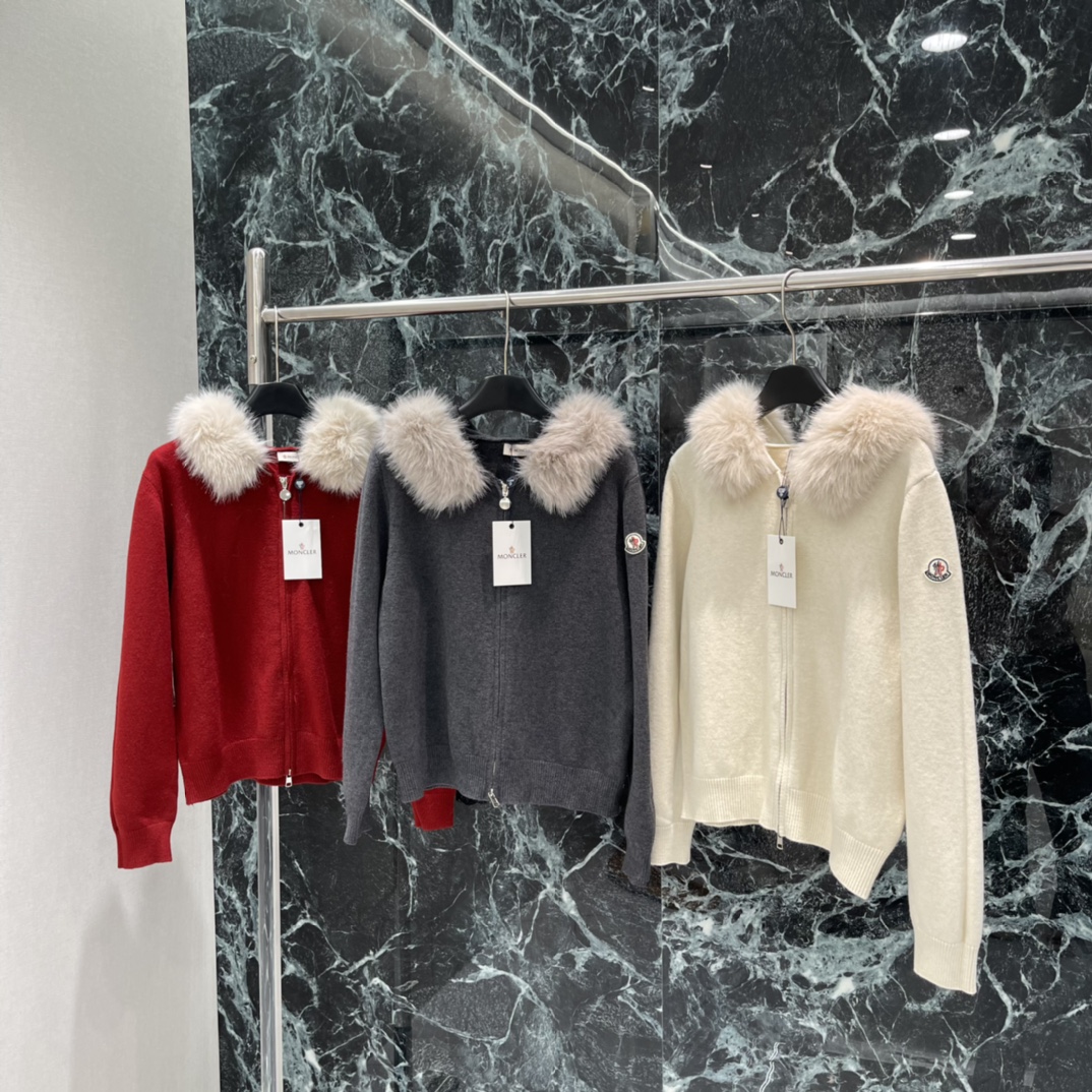 蒙口 25秋冬新款 毛领针织开衫 可拆卸毛领 保暖又时髦!拉链设计超方便 袖口和下摆收口细节 舒适又实用