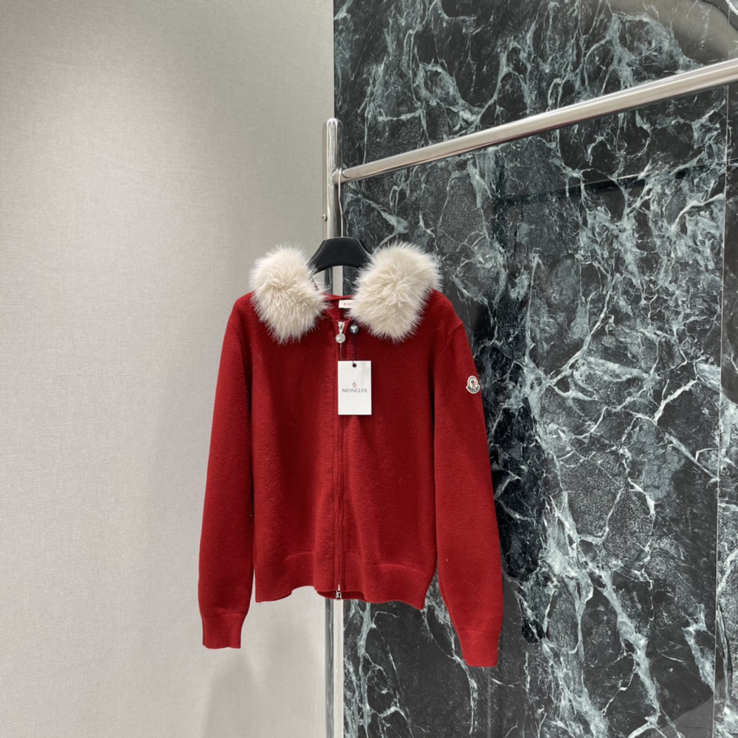 蒙口 25秋冬新款 毛领针织开衫 可拆卸毛领 保暖又时髦!拉链设计超方便 袖口和下摆收口细节 舒适又实用