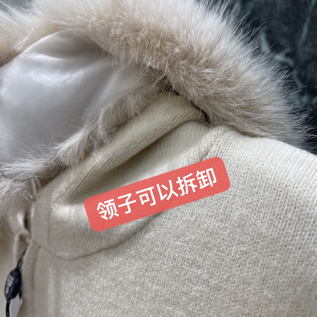 蒙口 25秋冬新款 毛领针织开衫 可拆卸毛领 保暖又时髦!拉链设计超方便 袖口和下摆收口细节 舒适又实用