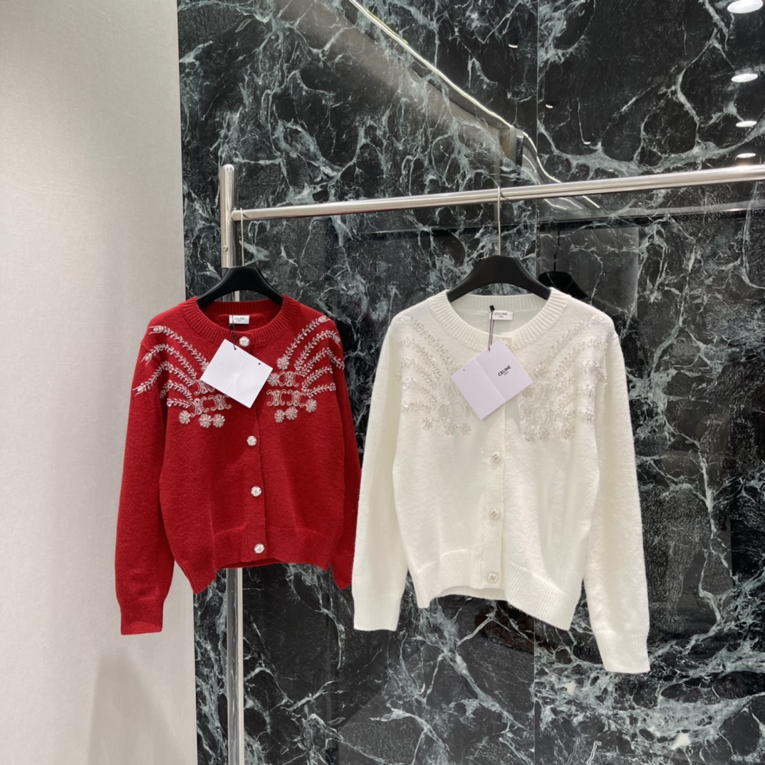 CE 25秋冬新款 珠片针织开衫 圆领+单排扣设计 简约优雅 胸前珠片点缀精致感满满 秋冬单穿或叠搭都很