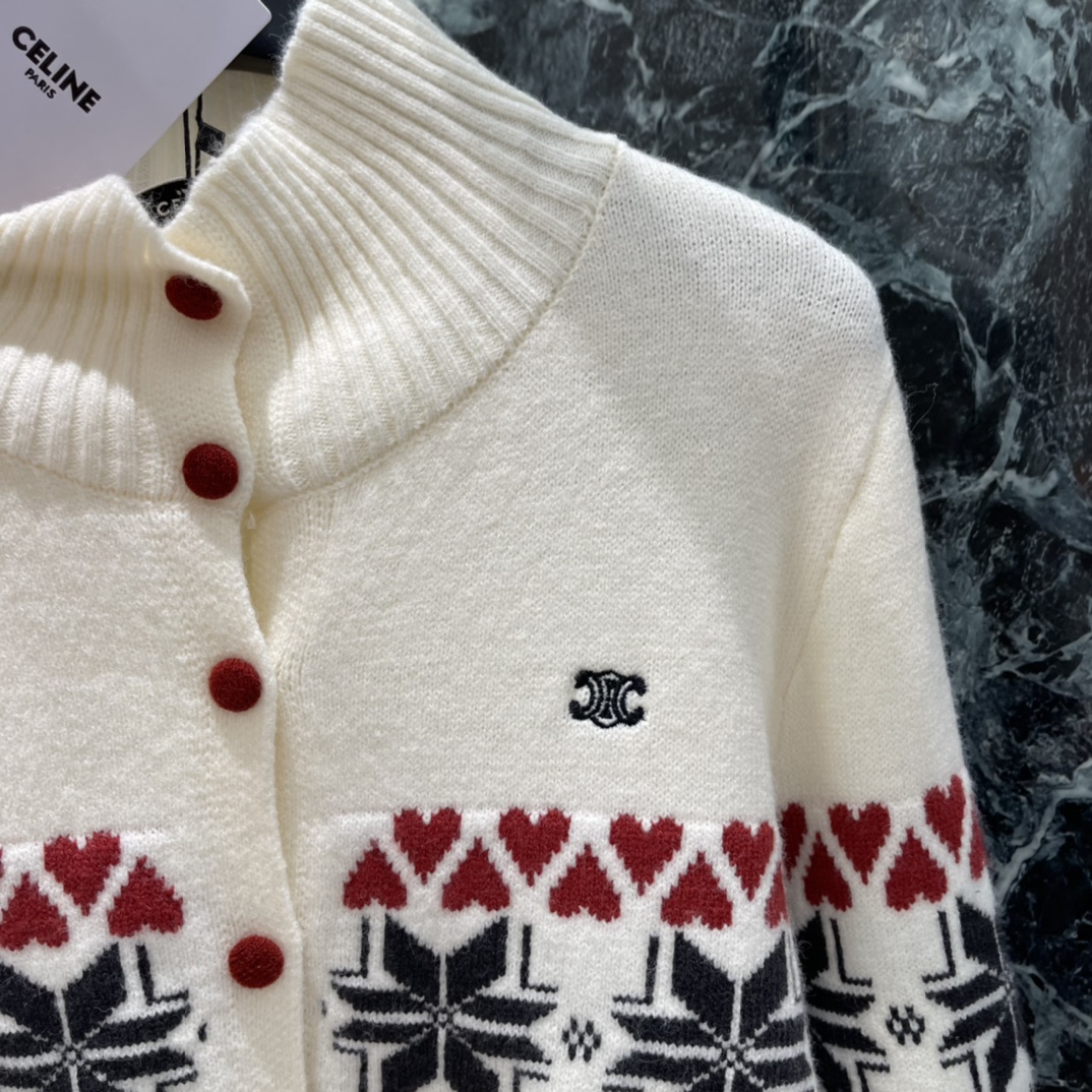 CE 25秋冬新款 费尔岛提花针织开衫 红黑撞色提花 雪花和爱心图案超有节日氛围 高领设计保暖 单排扣方