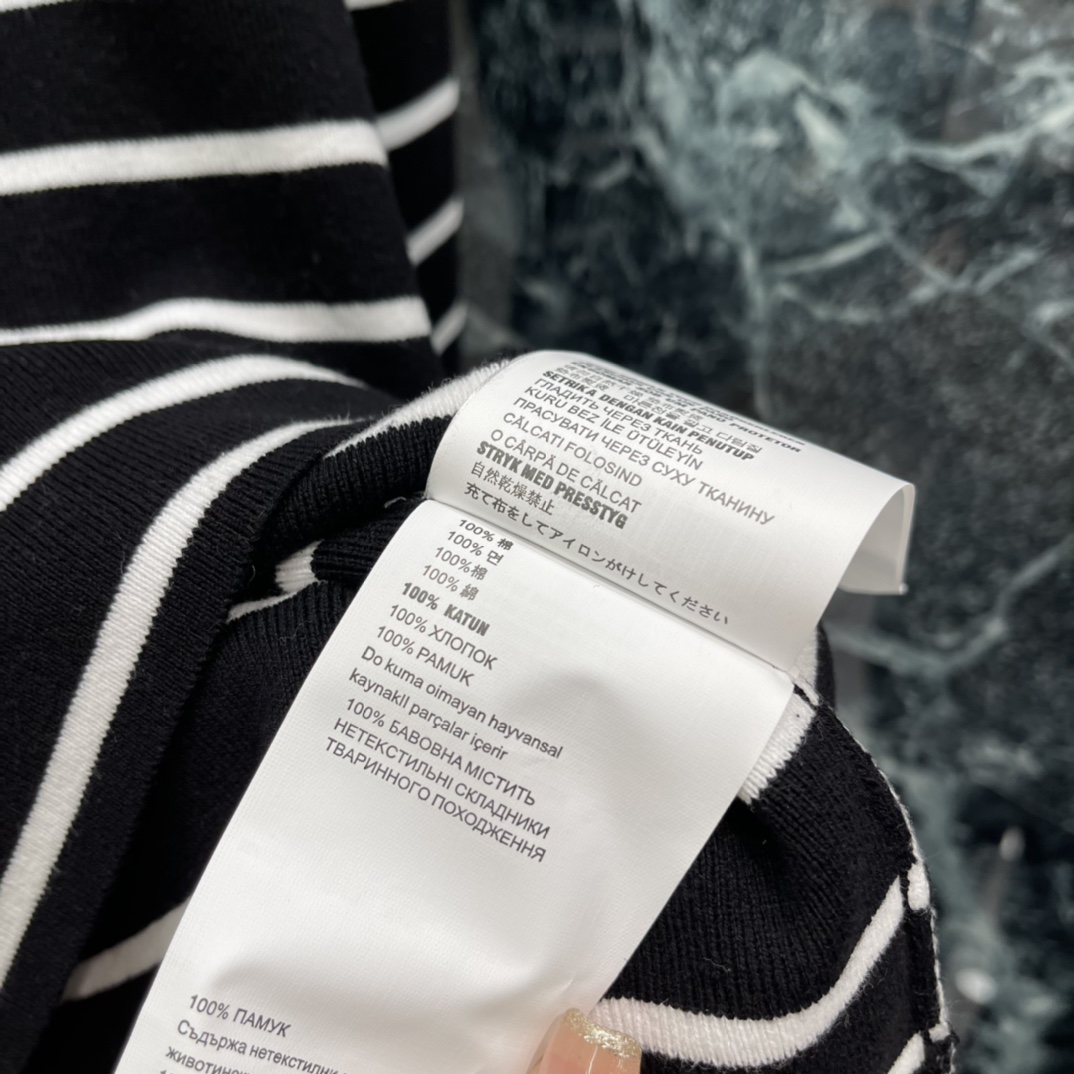 PD 25秋冬新款 条纹高领打底 简约设计➕高品质针织 柔软又保暖 秋冬穿超合适!高领设计防风 条纹经典