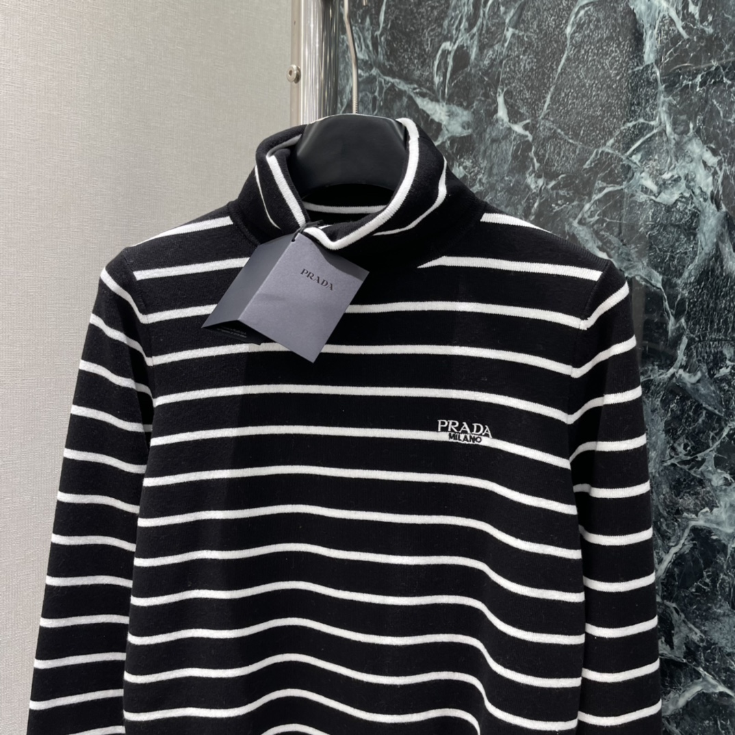 PD 25秋冬新款 条纹高领打底 简约设计➕高品质针织 柔软又保暖 秋冬穿超合适!高领设计防风 条纹经典