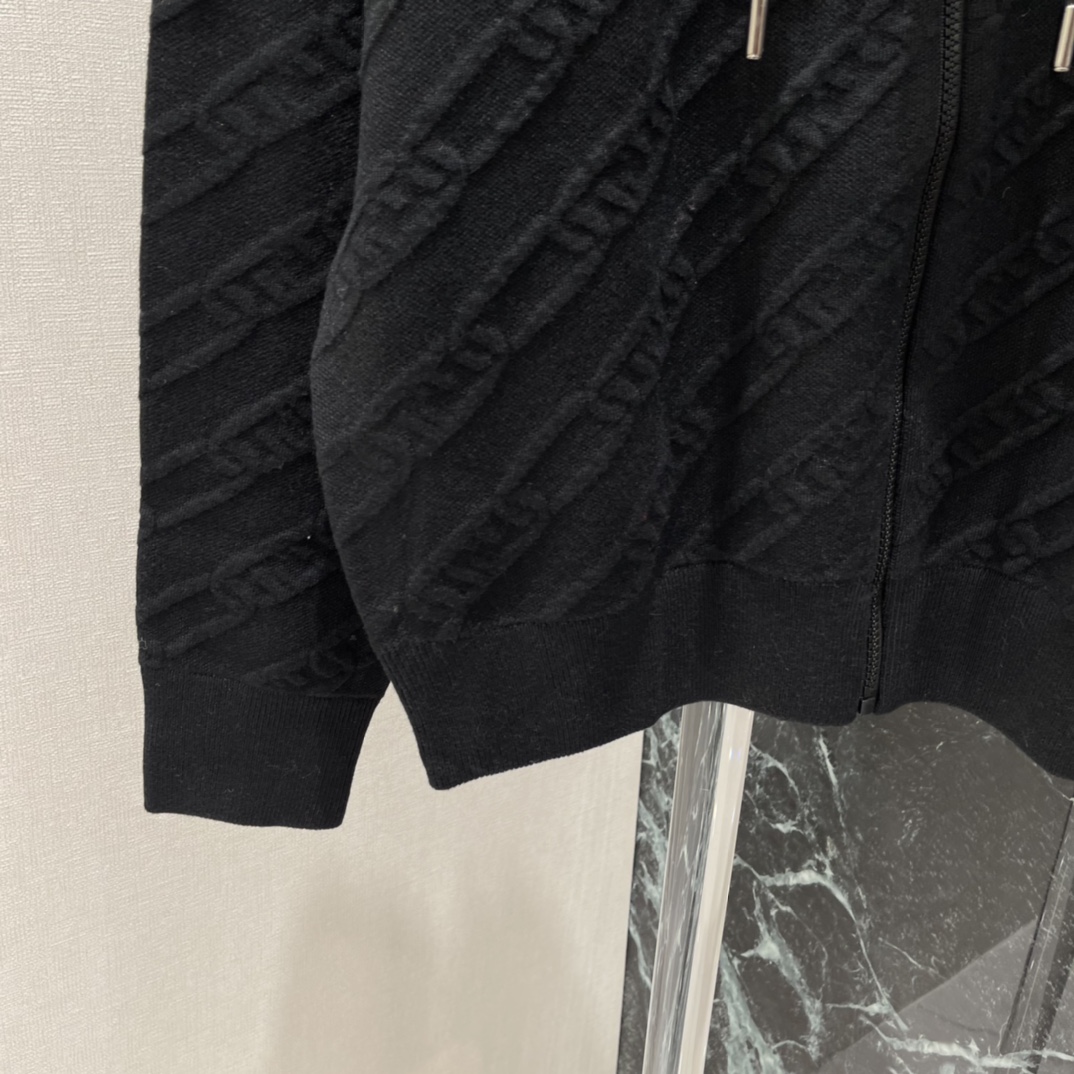 FD 25秋冬新款 锁链提花连帽卫衣 拉链设计方便穿脱连帽休闲感满分!日常或轻运动都能轻松驾驭 搭配牛仔